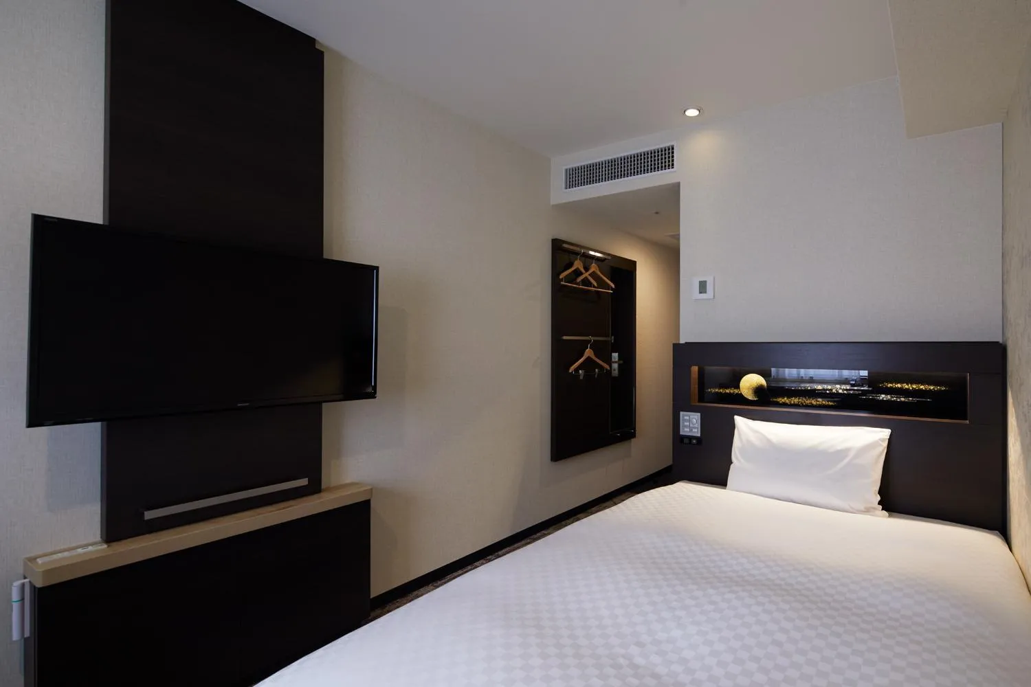 Photo of the whole room, Bed in Via Inn Prime Kyotoeki Hachijoguchi