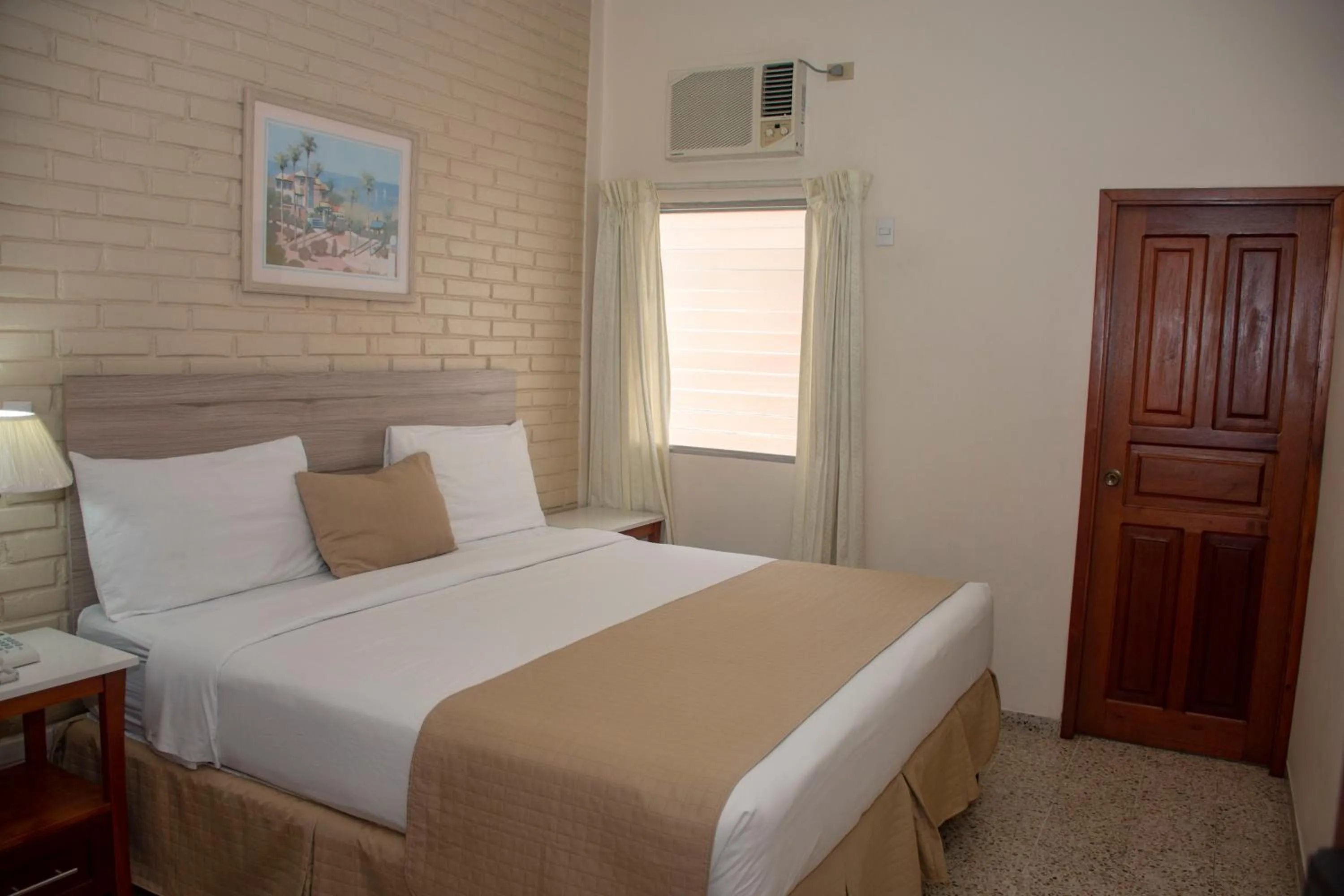 Photo of the whole room, Bed in Hotel Mac Arthur