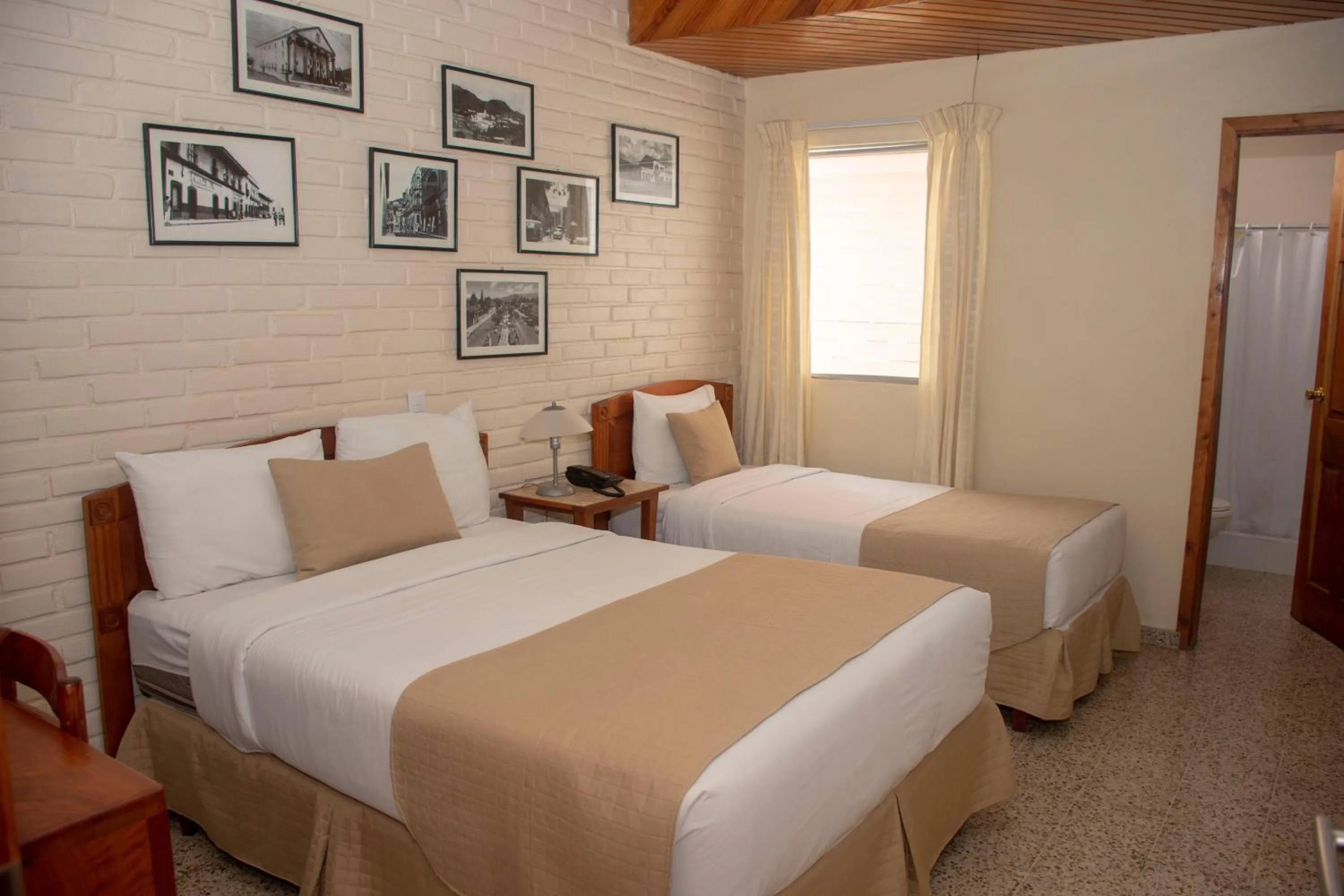 Photo of the whole room, Bed in Hotel Mac Arthur