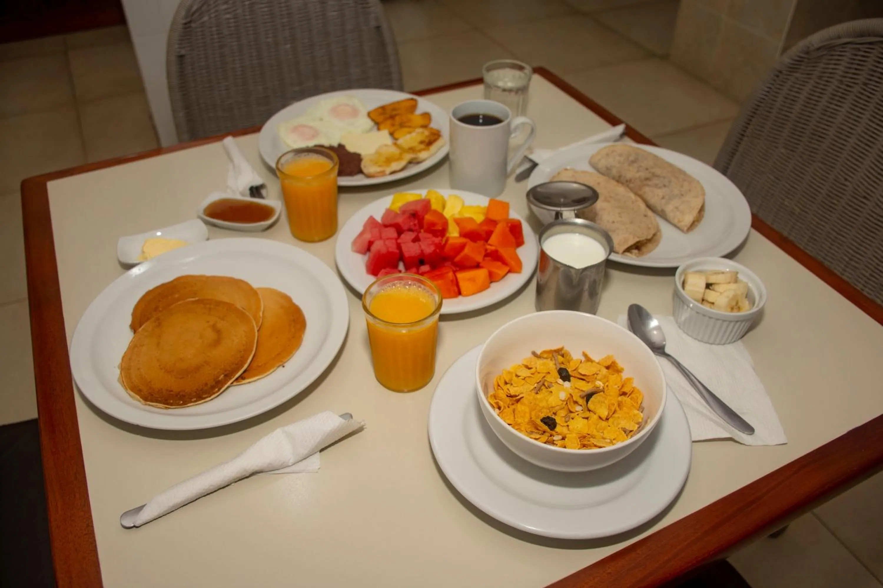 Breakfast in Hotel Mac Arthur