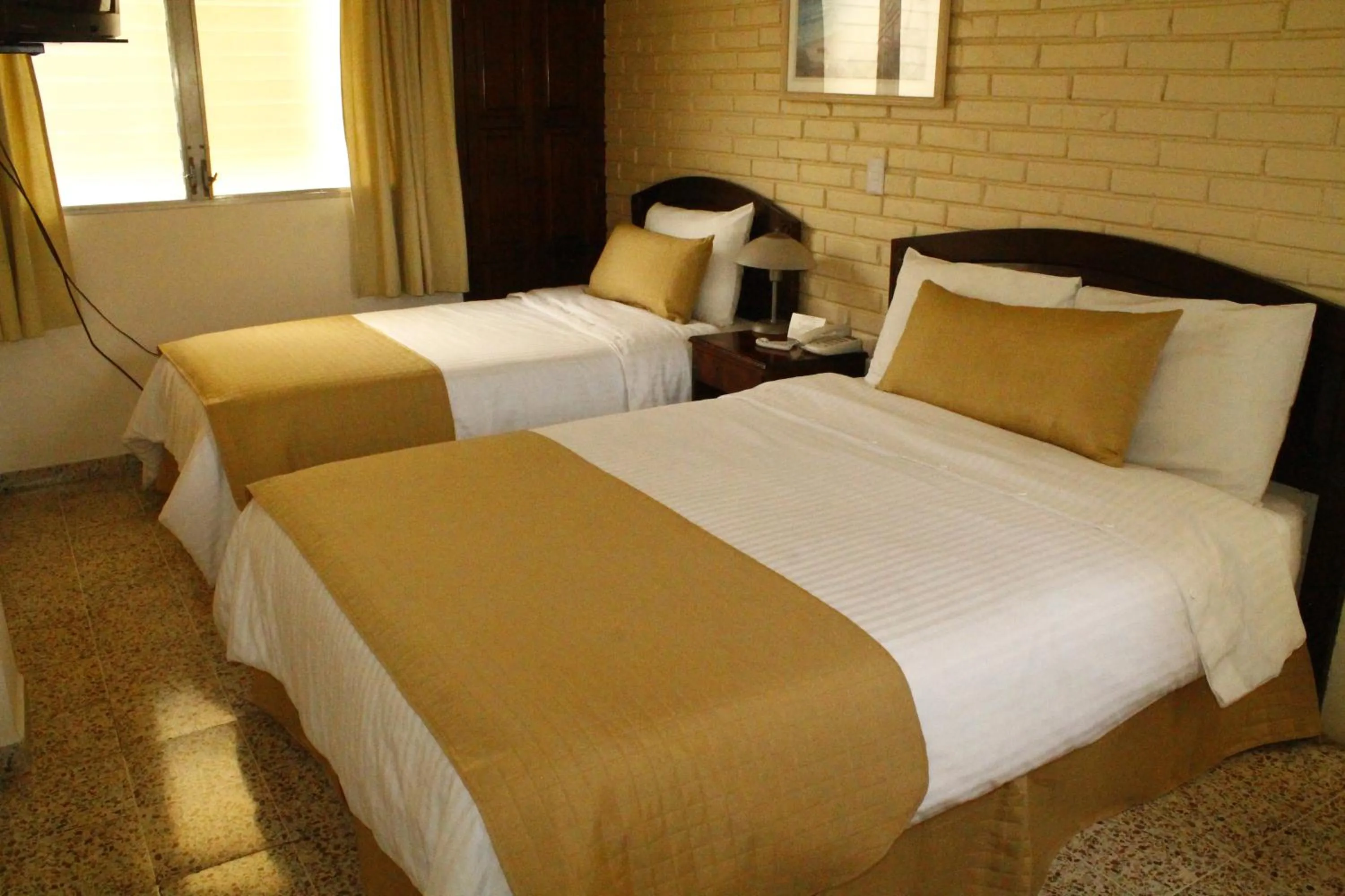 Photo of the whole room, Bed in Hotel Mac Arthur