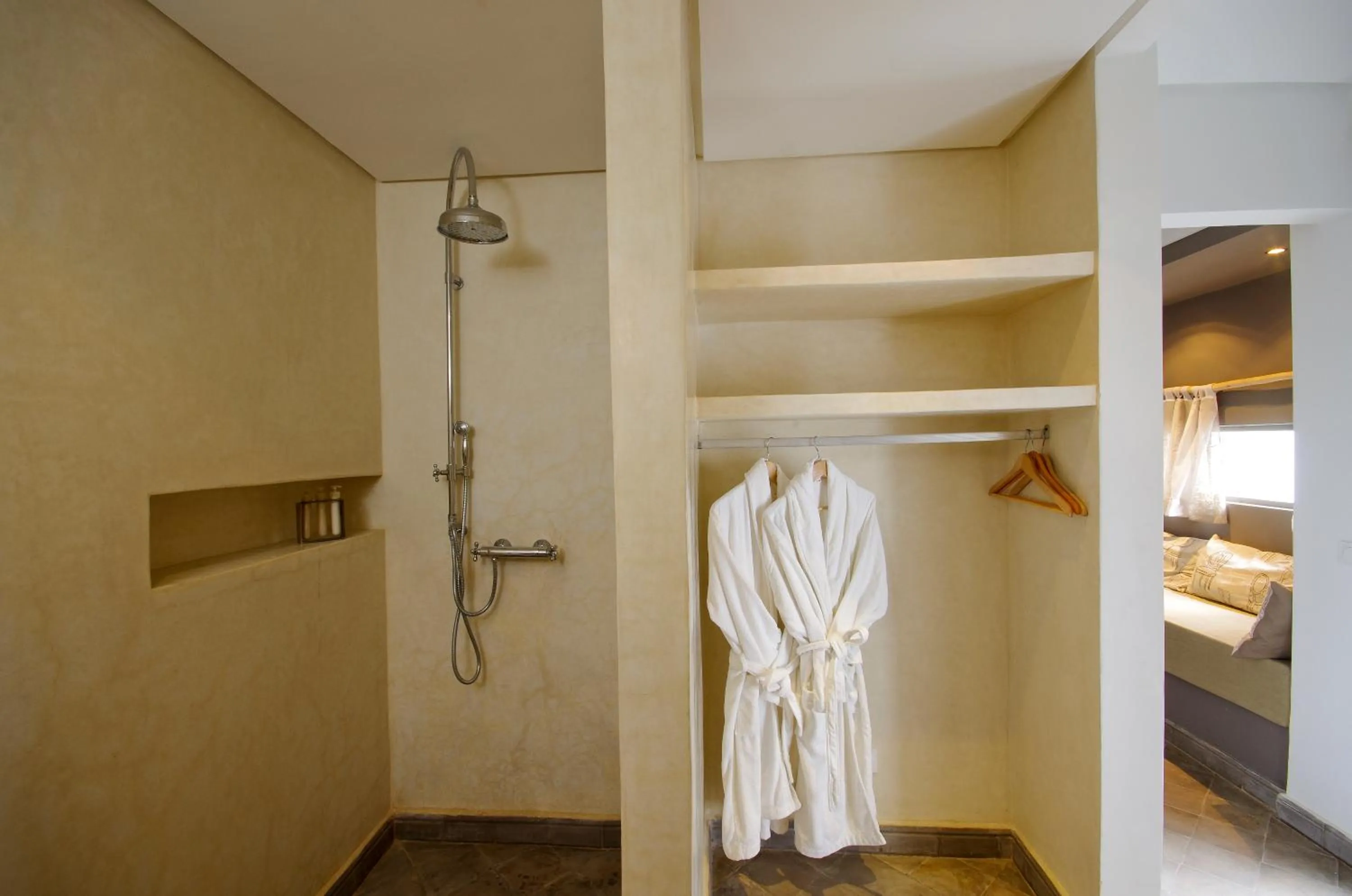 Bathroom, Bed in Riad Kasbah 117