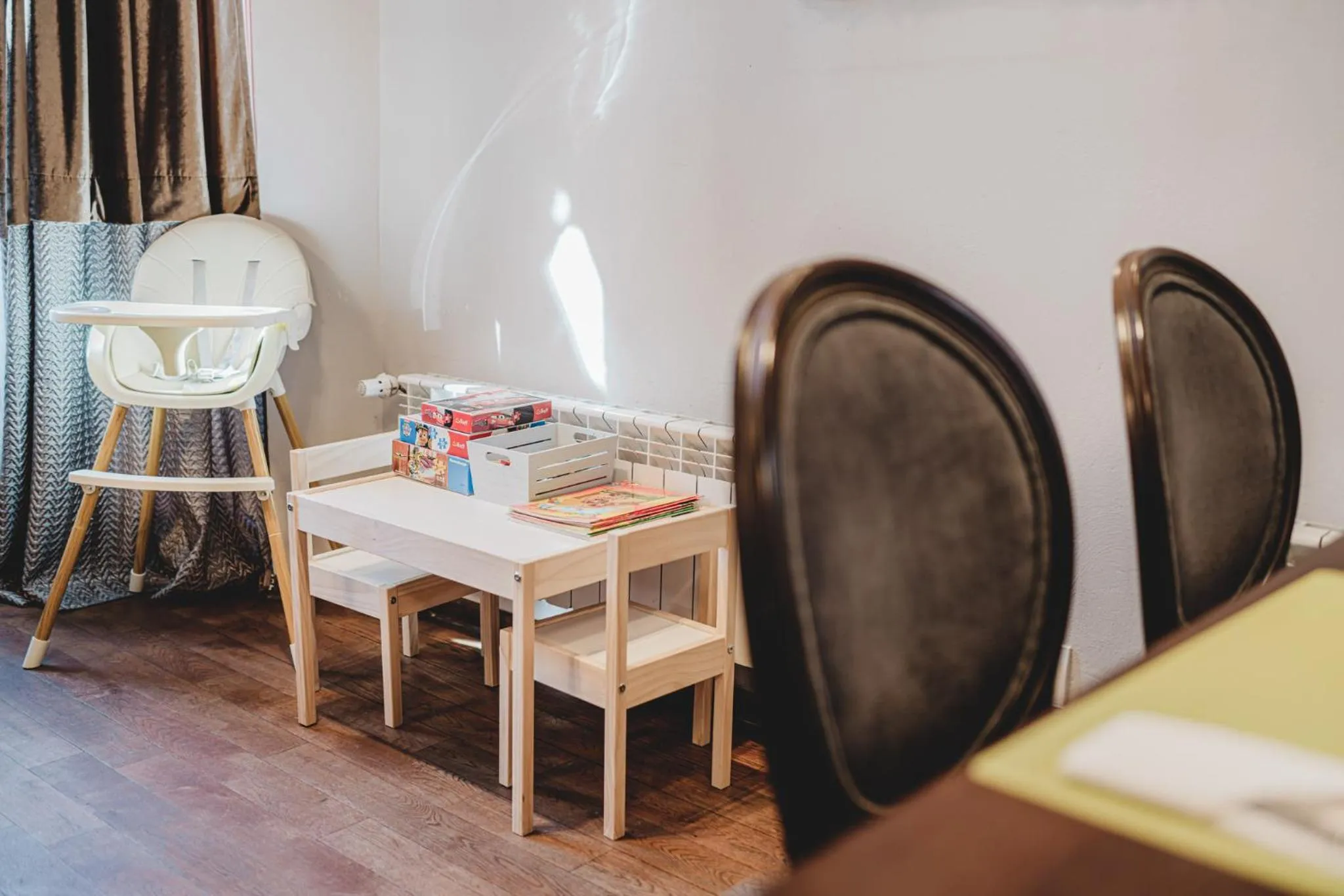 Restaurant/places to eat in Hotel Solaris