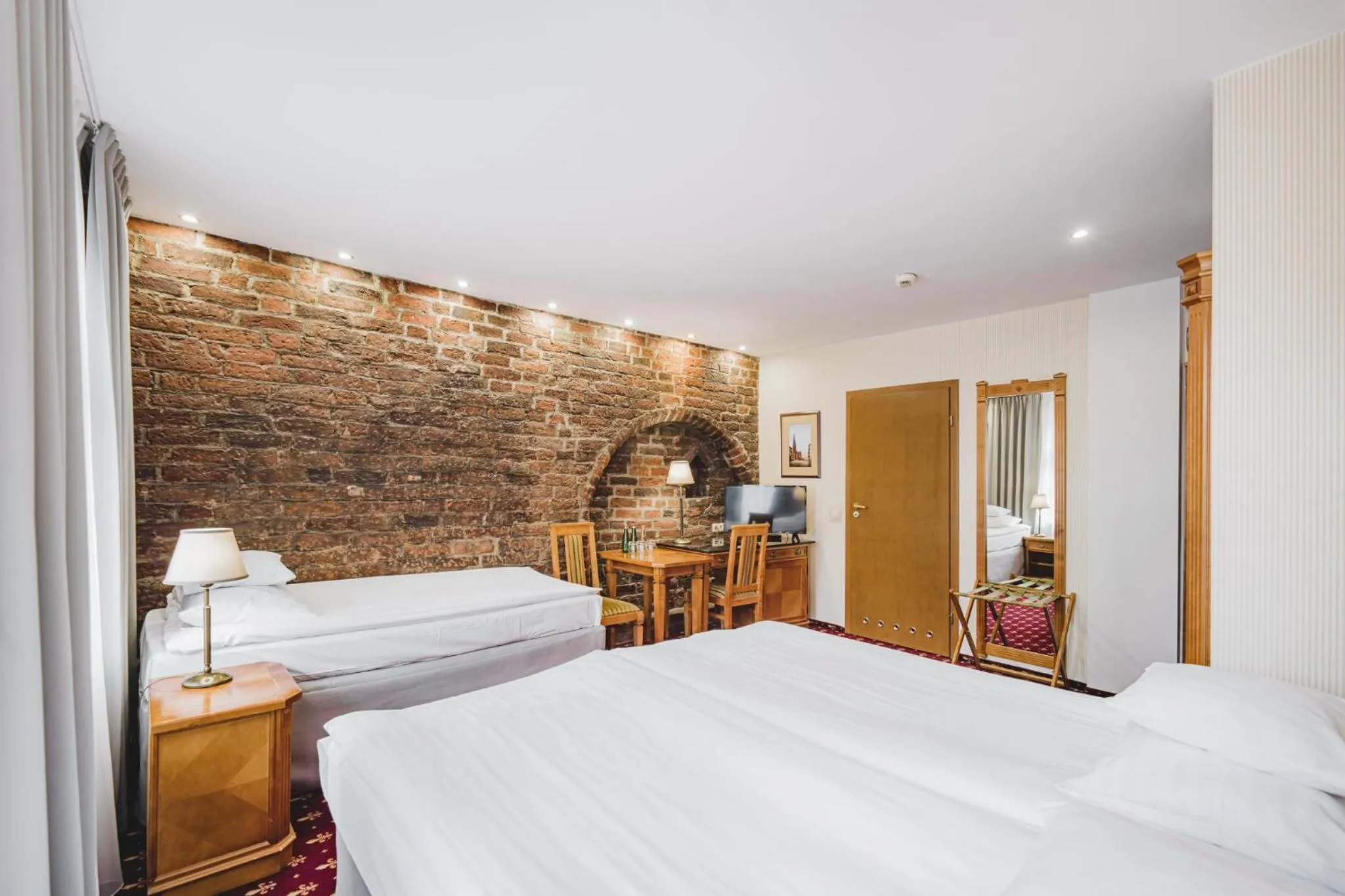 Photo of the whole room, Bed in Hotel Solaris