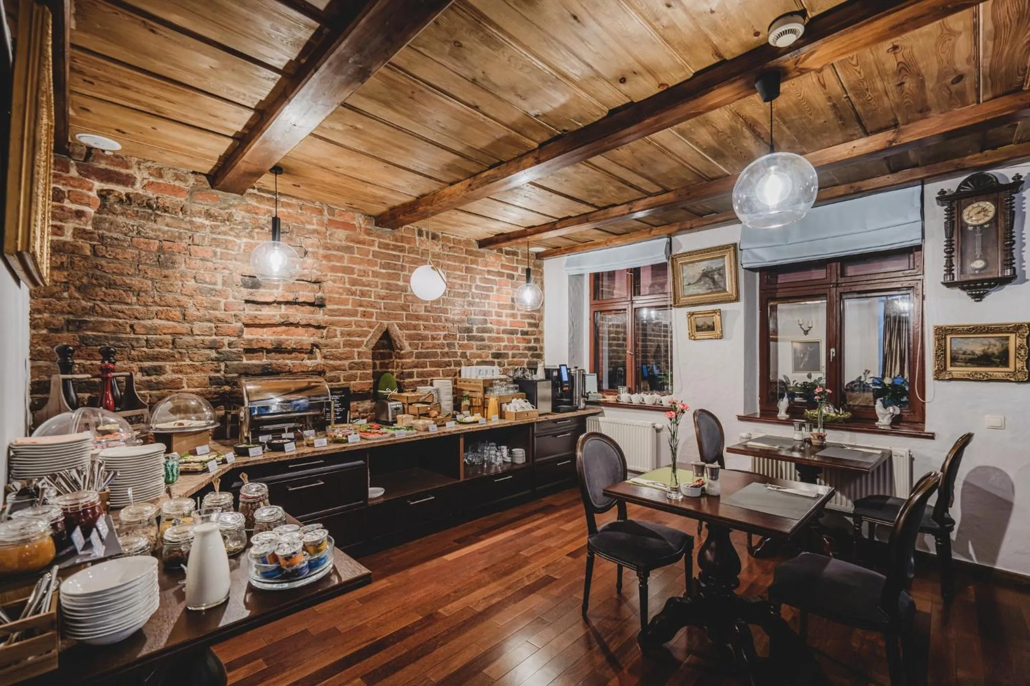 Restaurant/places to eat in Hotel Solaris