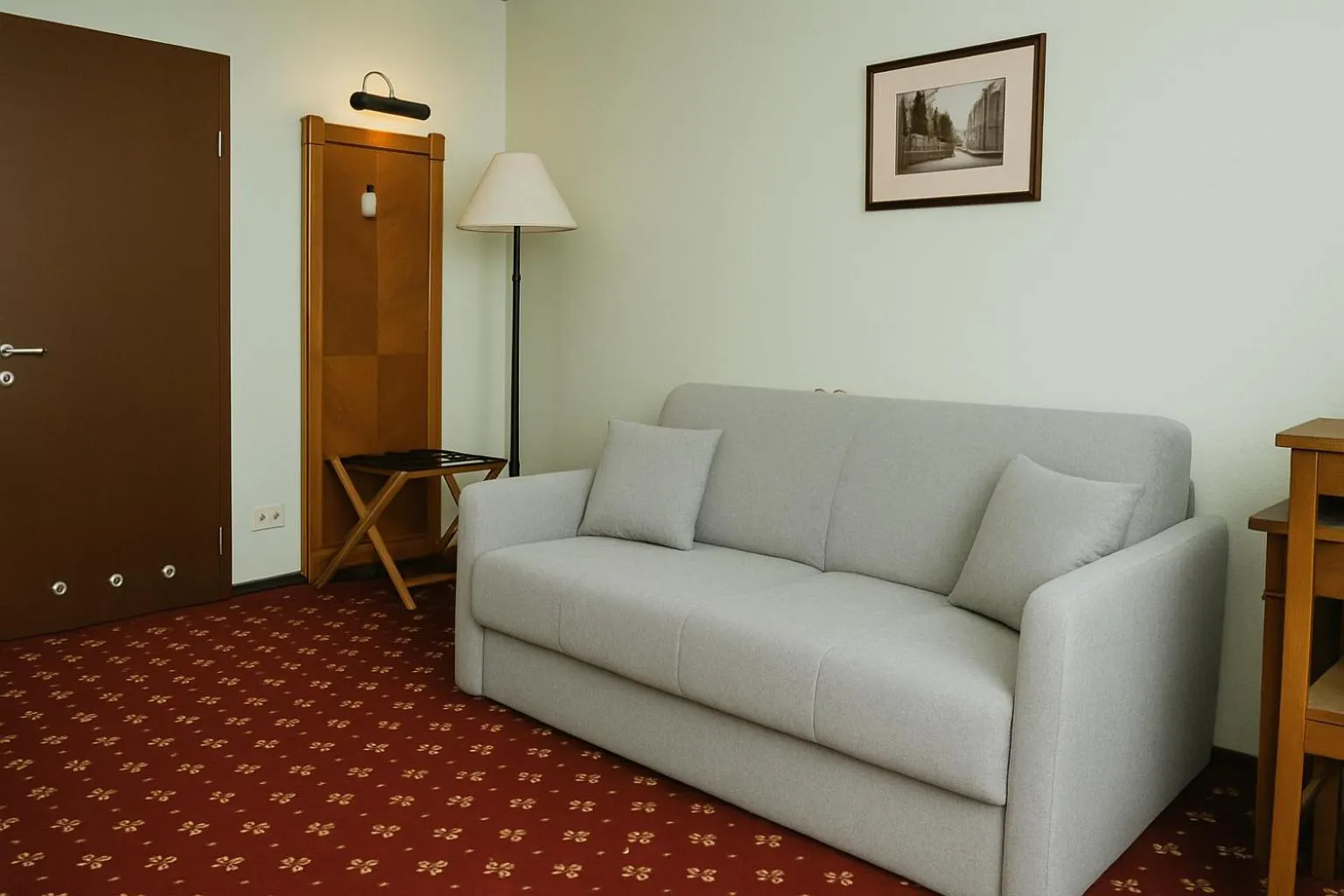 Photo of the whole room in Hotel Solaris