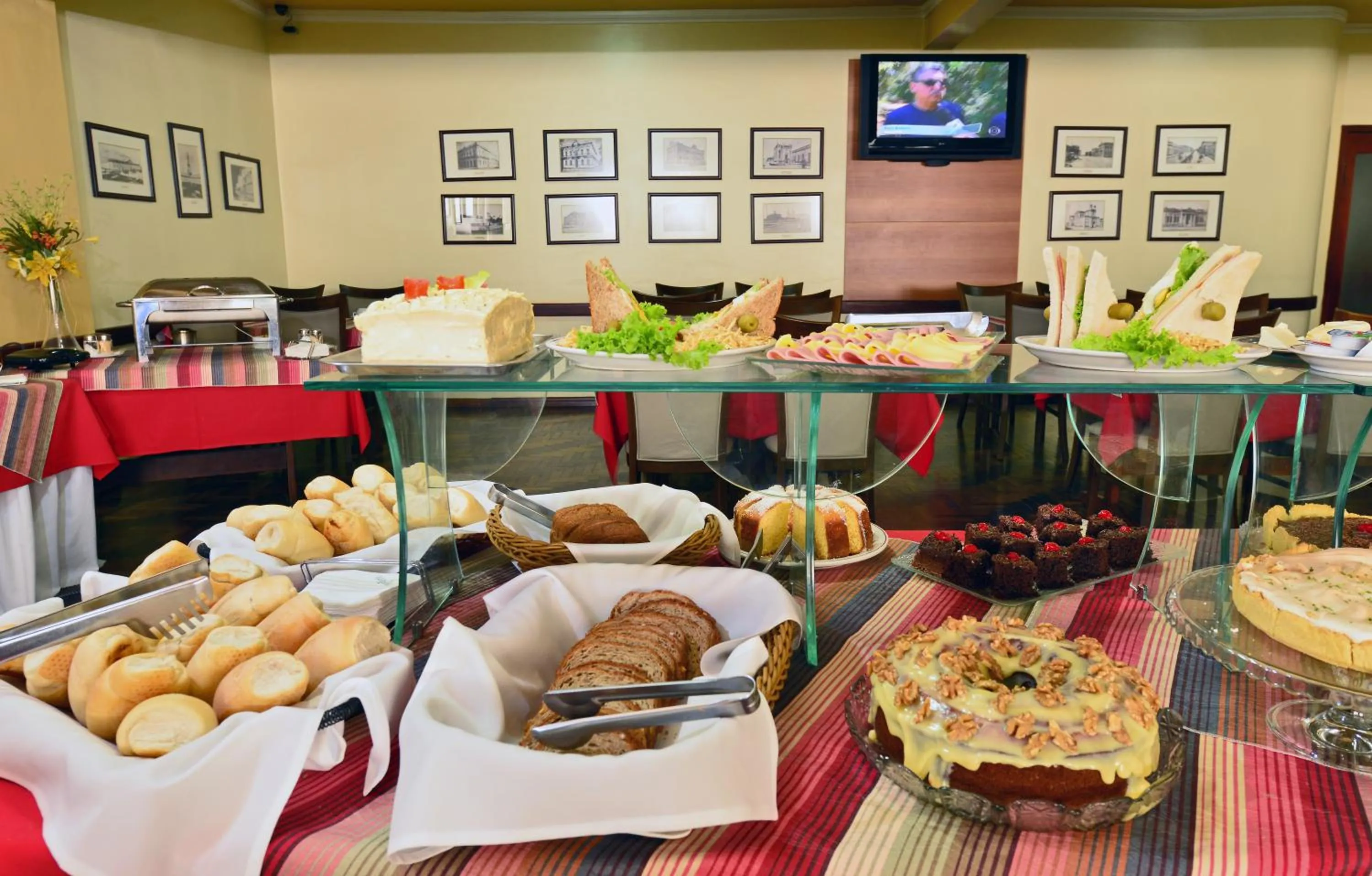 Buffet breakfast in Curi Palace Hotel