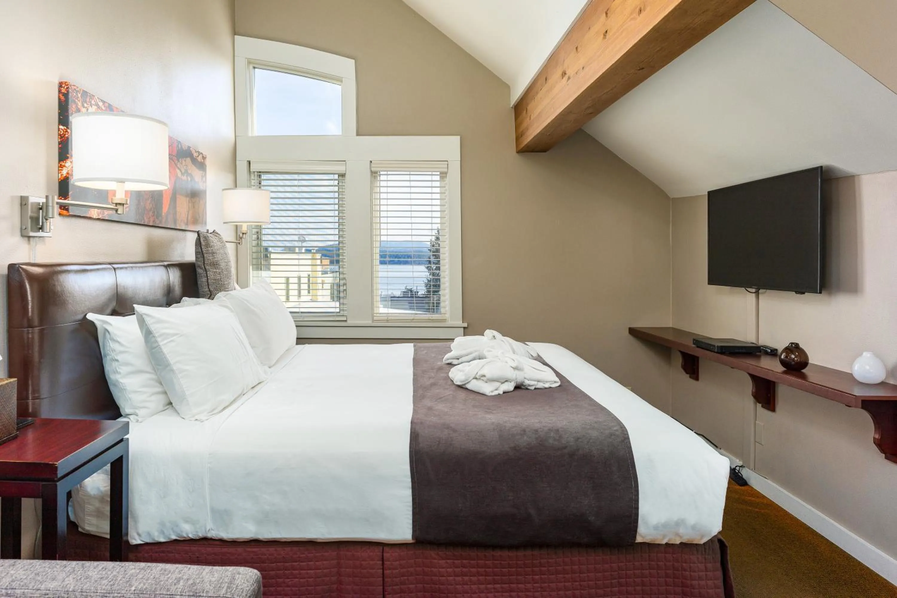 Bed in Bird Rock Hotel