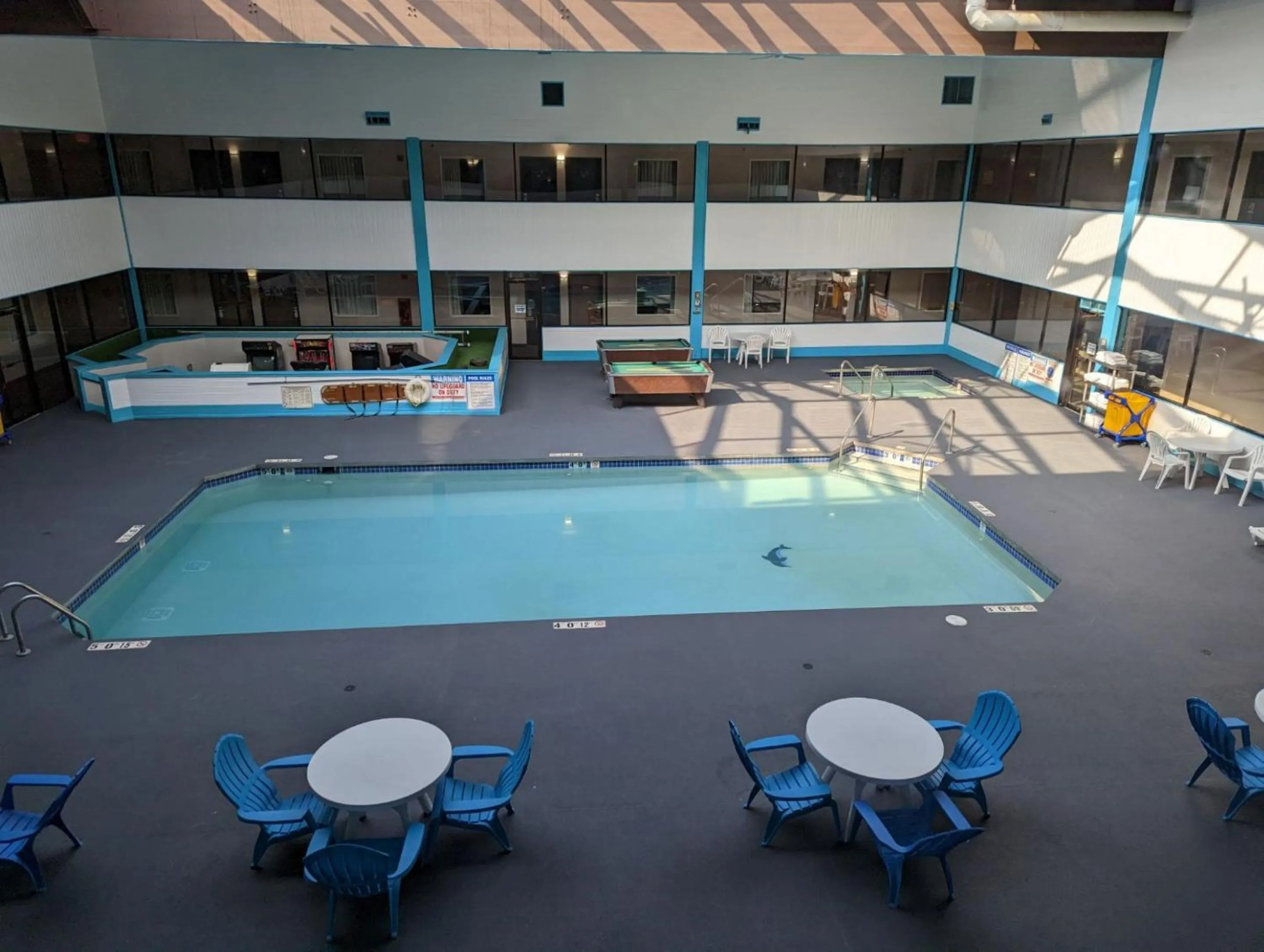 Billiard in Woodfield Inn and Suites