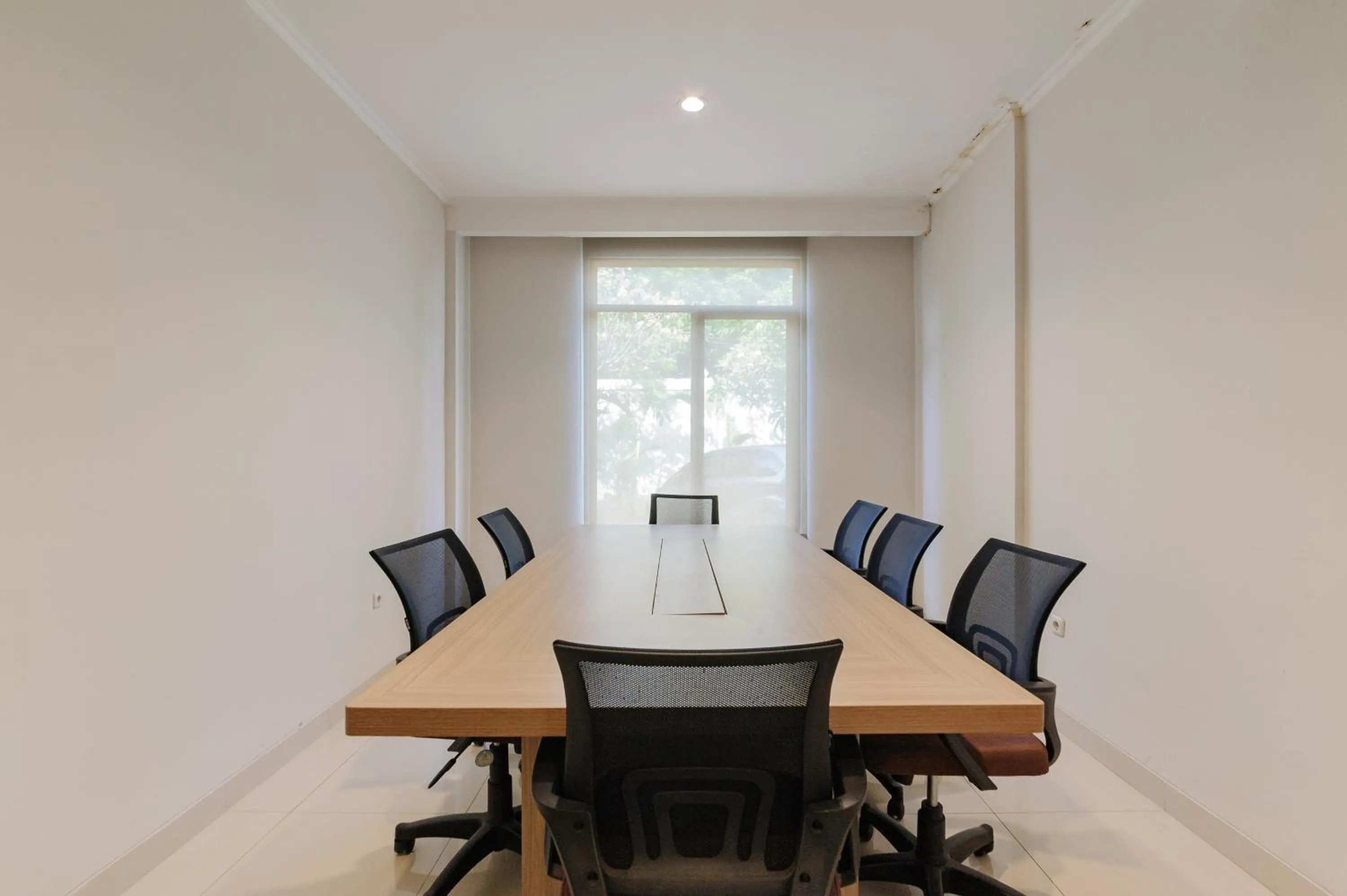 Meeting/conference room in Sans Vibes Firdaus Mansion Kemang