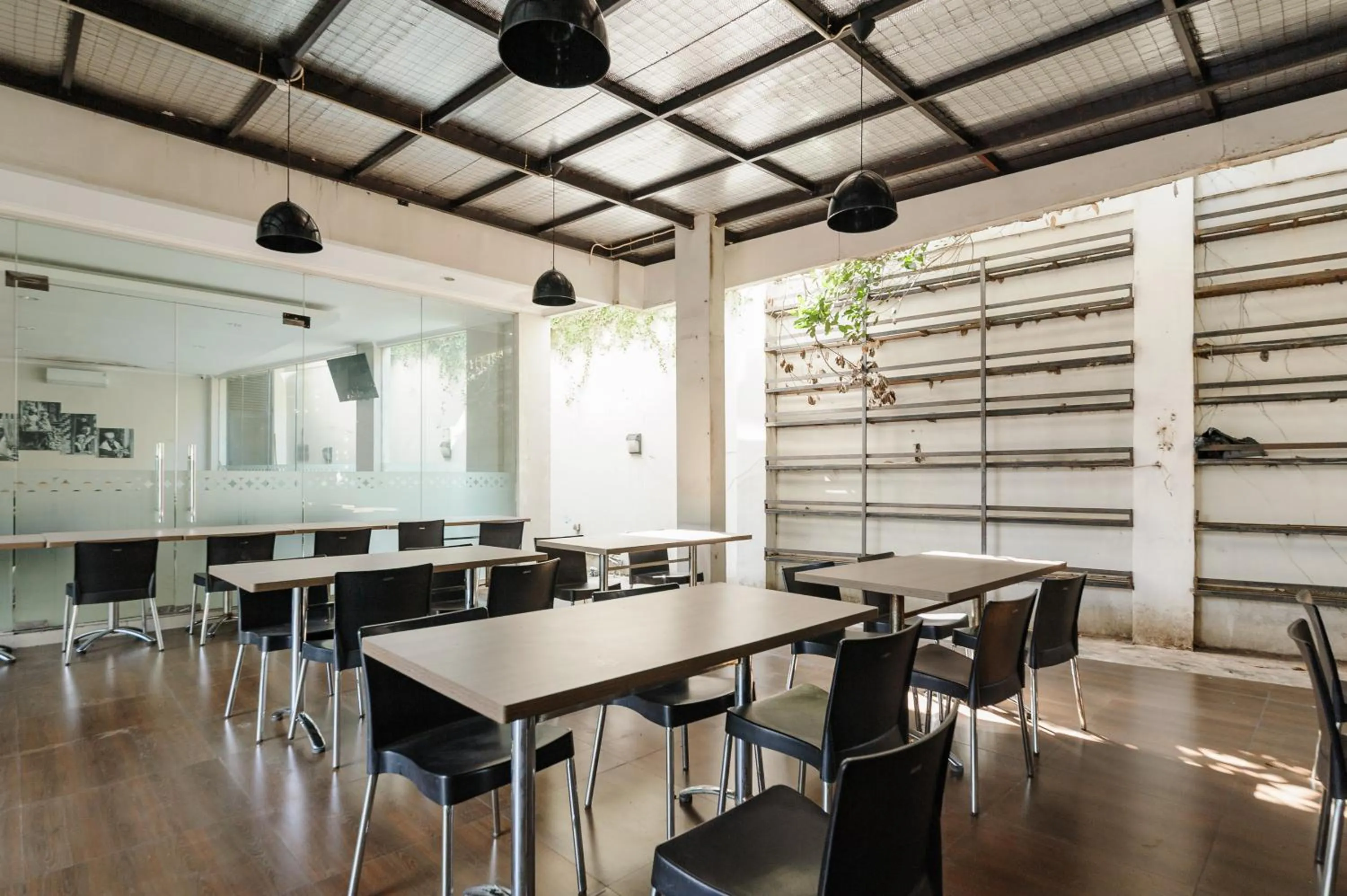 Seating area in Sans Vibes Firdaus Mansion Kemang