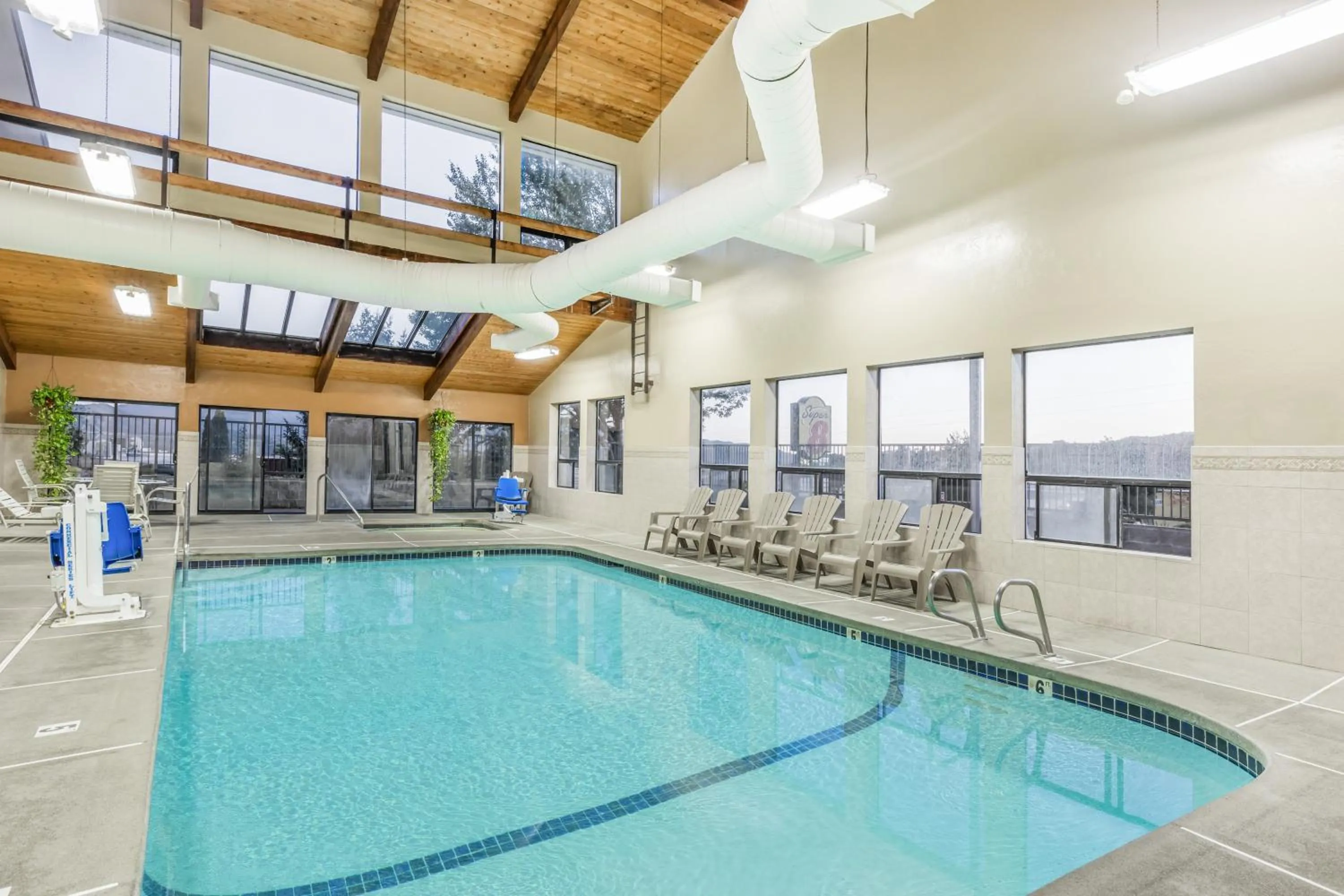 Swimming pool in Super 8 by Wyndham Grants Pass