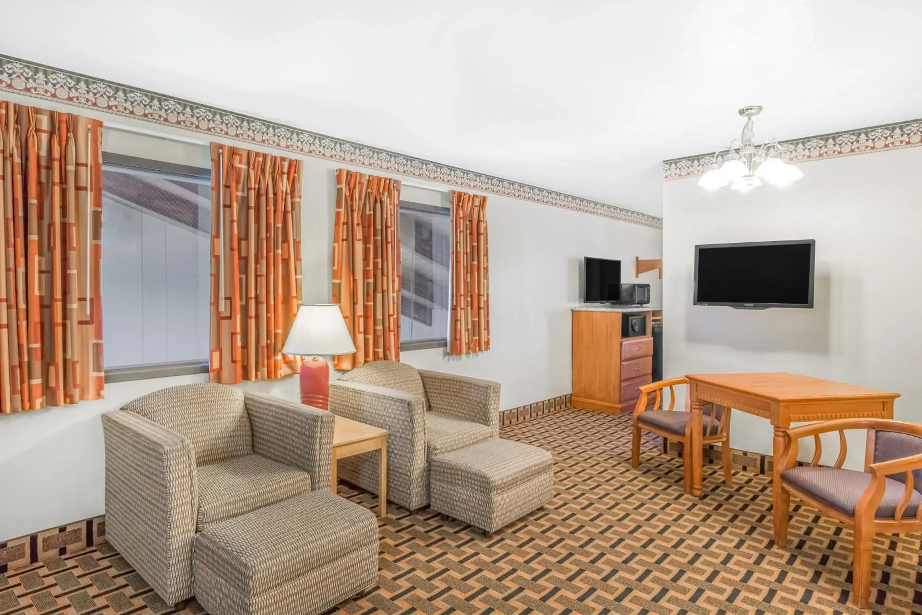 King Studio Suite - Non-Smoking in Super 8 by Wyndham Grants Pass King Studio Suite - Non-Smoking in Super 8 by Wyndham Grants Pass