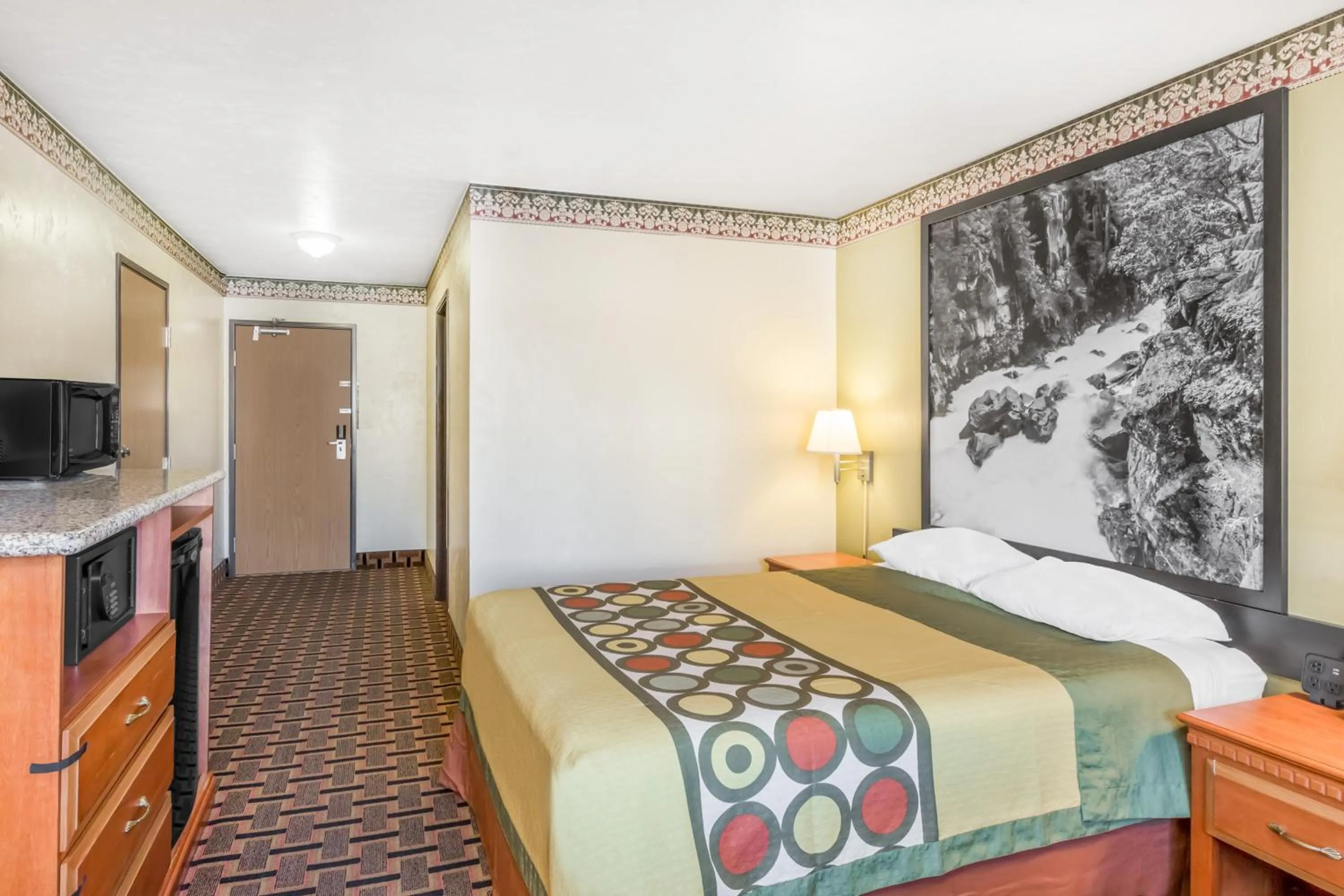 Bed in Super 8 by Wyndham Grants Pass