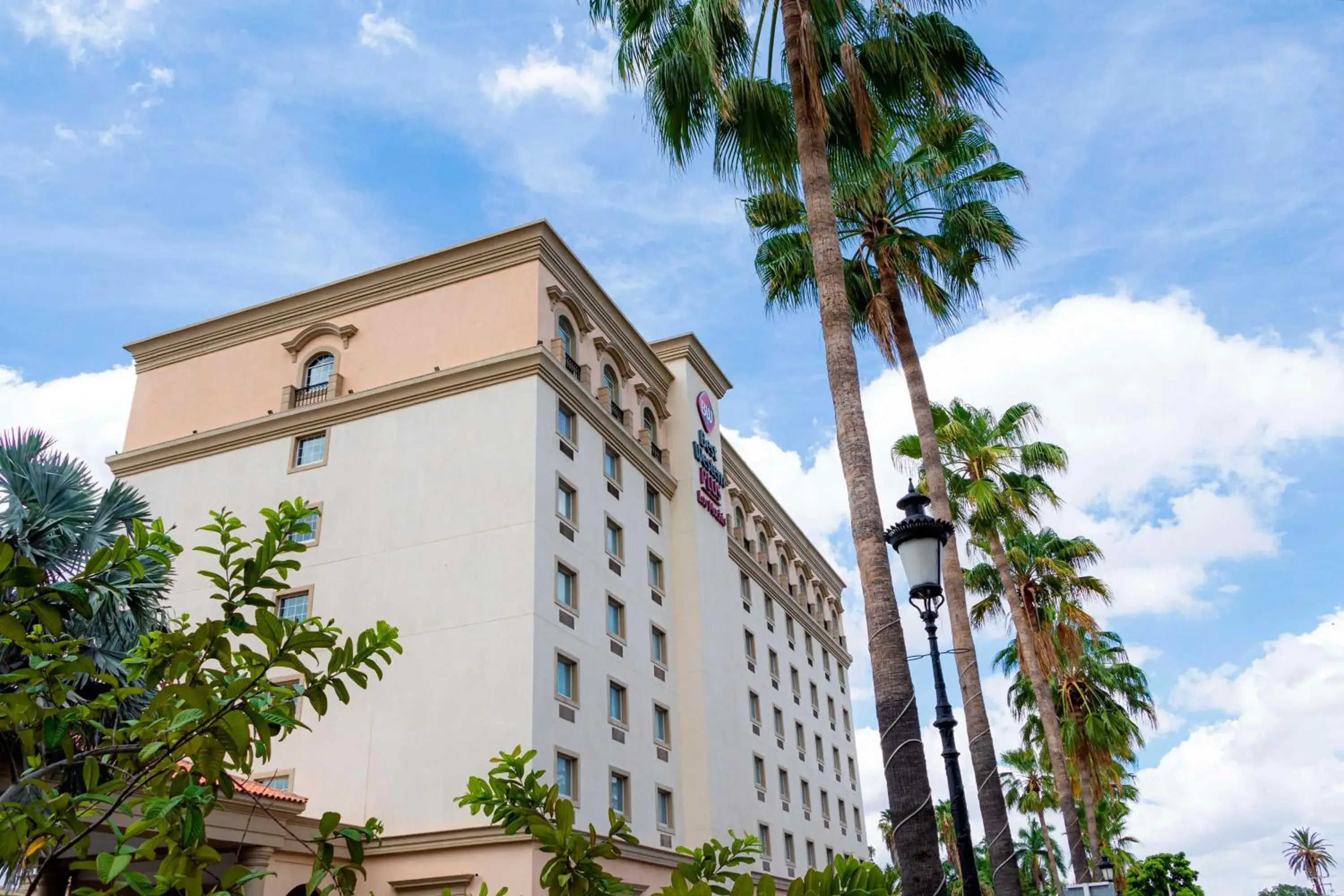 Property building in Best Western PLUS Los Mochis Property building in Best Western PLUS Los Mochis