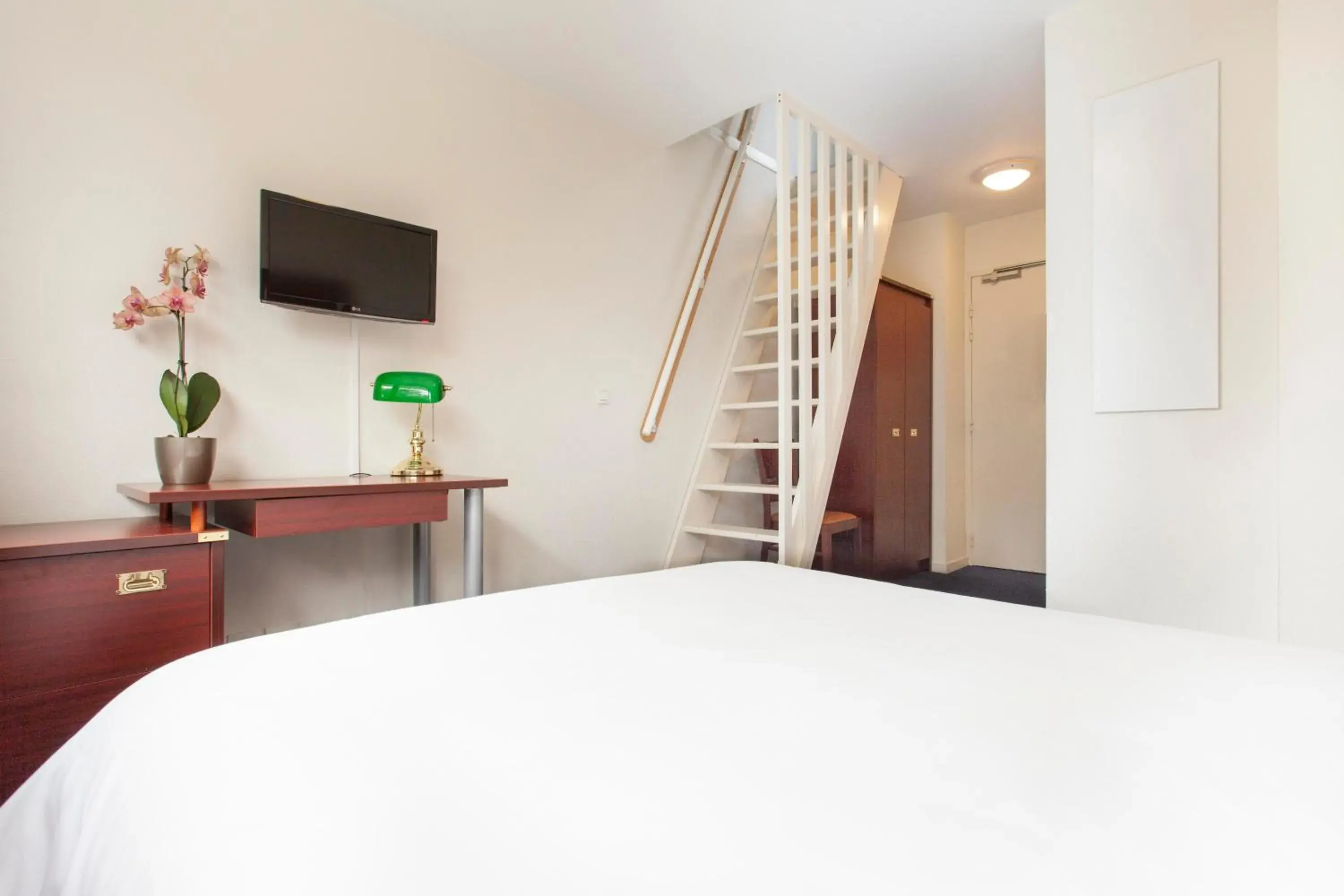 Duplex Room in Hôtel Les Gens de Mer La Rochelle Duplex Room in Hôtel Les Gens de Mer La Rochelle