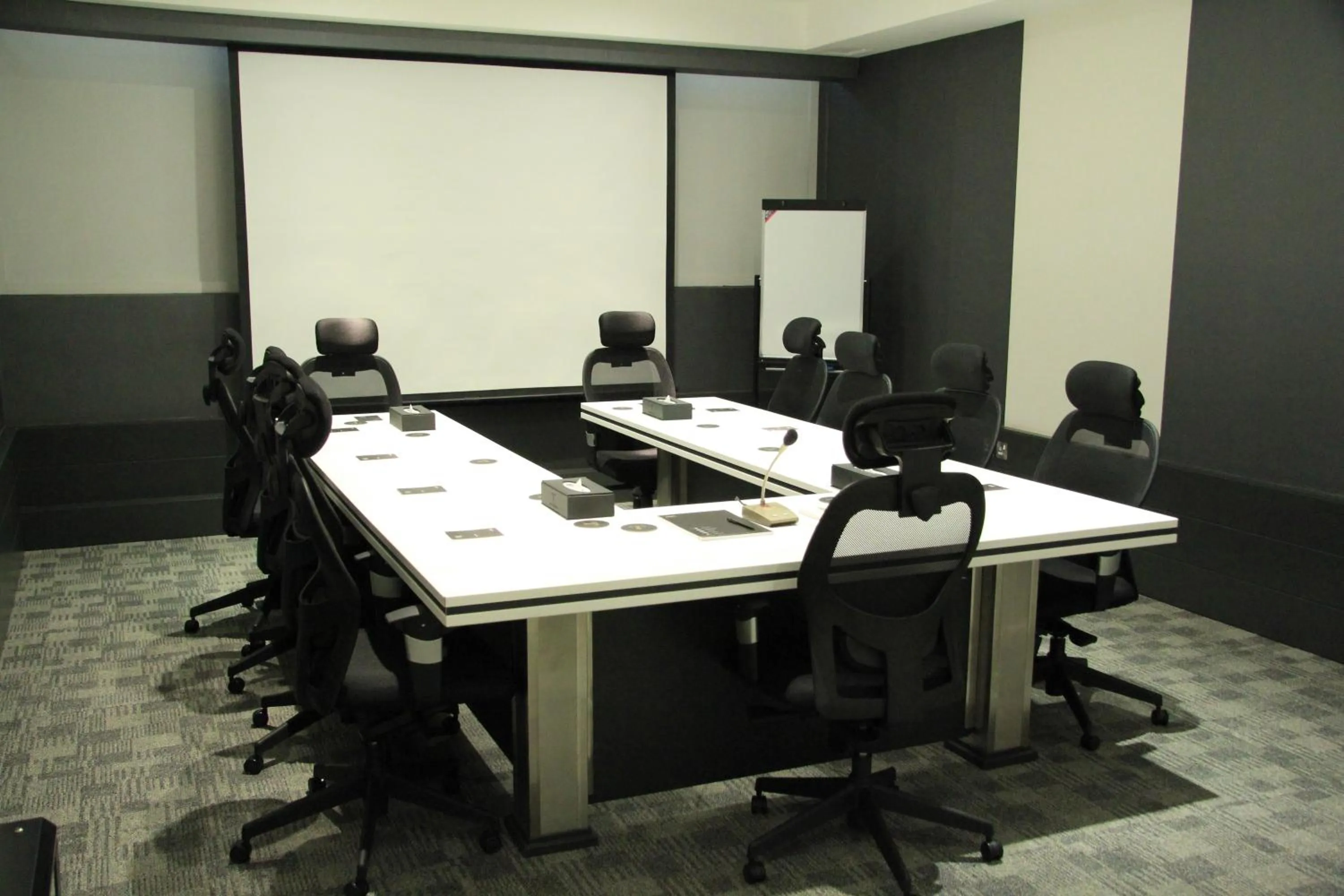 Business facilities in TRIANON ROYAL HOTEL