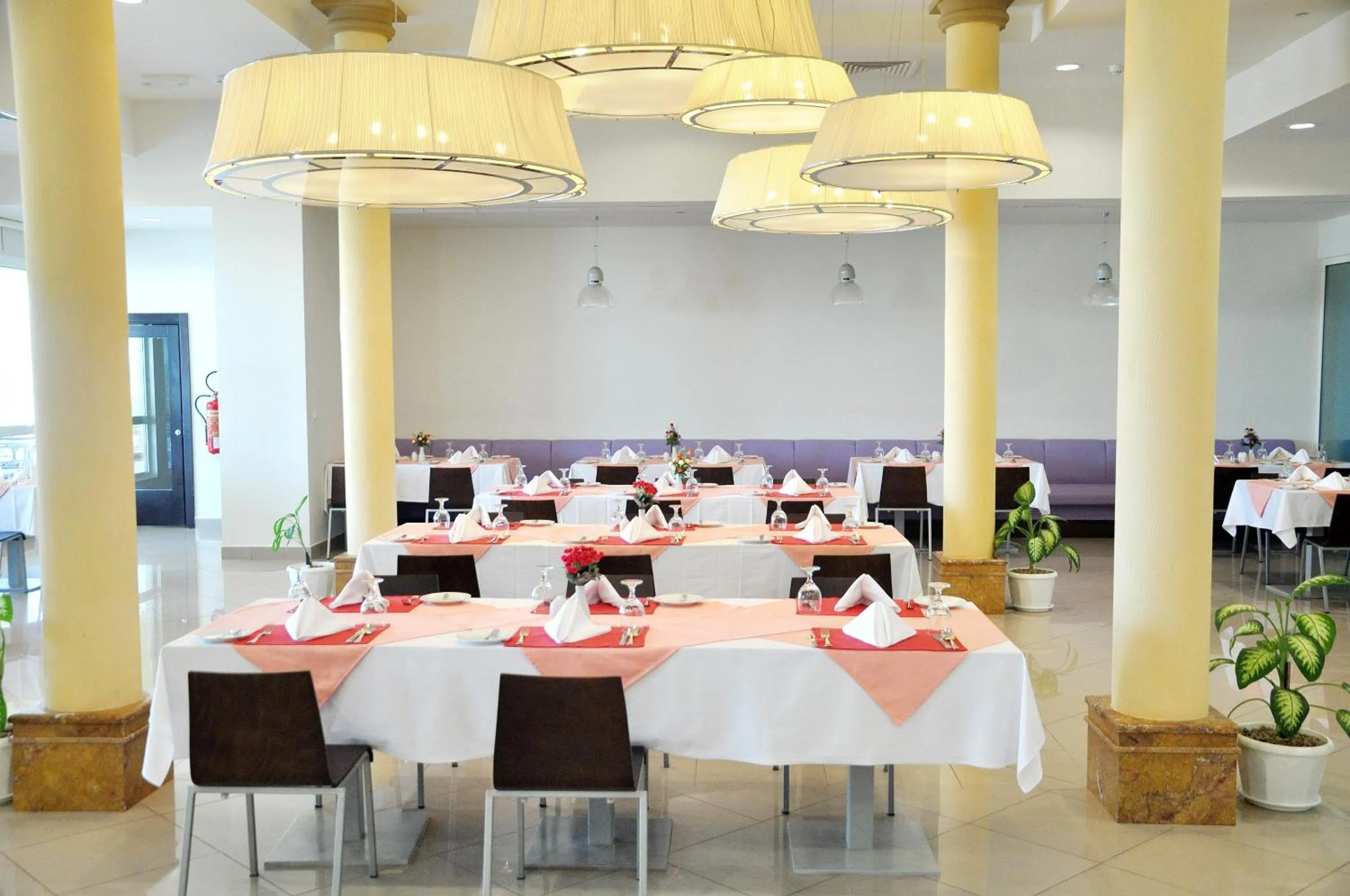 Restaurant/places to eat in City Hotel Duqm