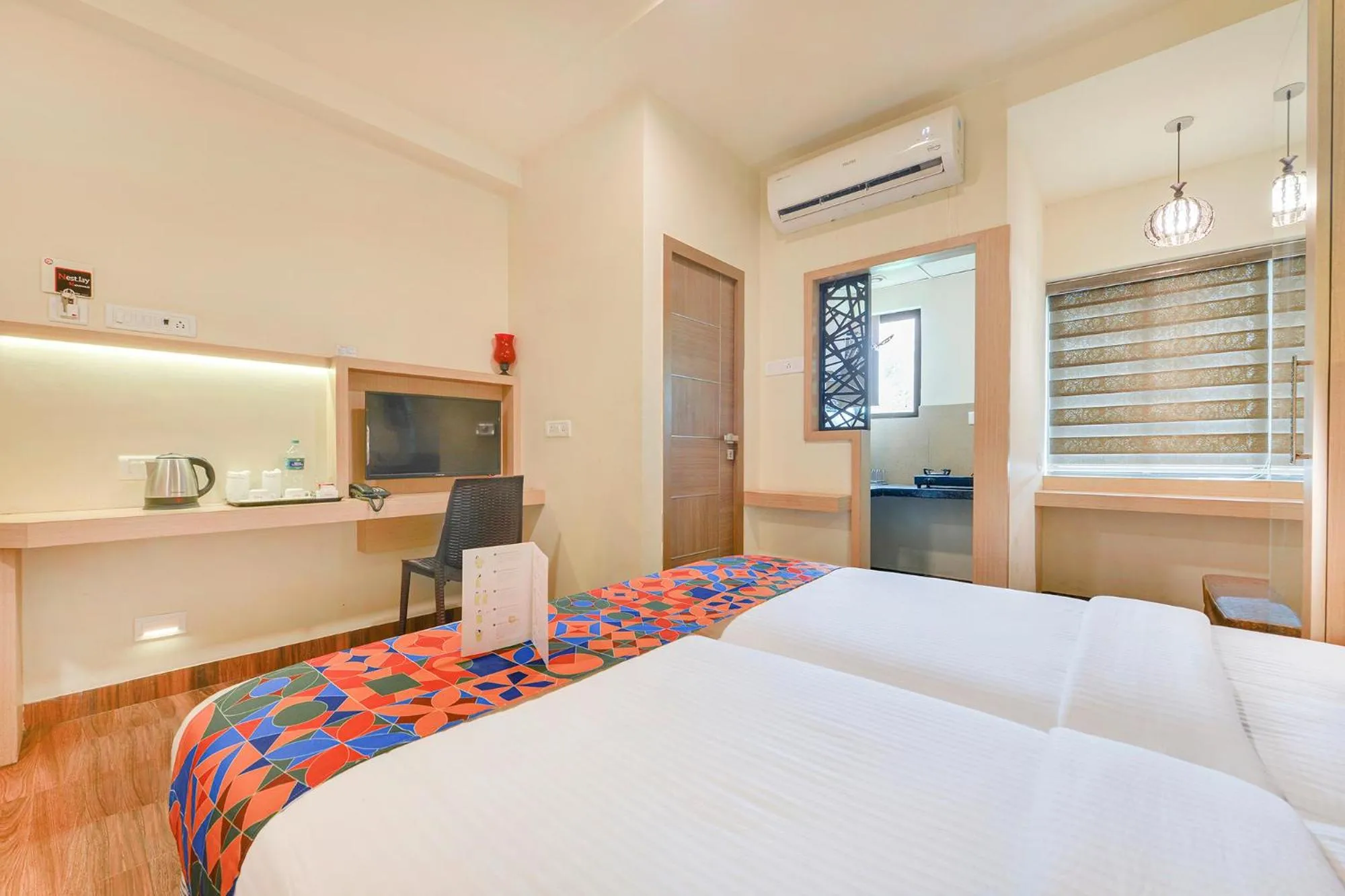 TV and multimedia, Bed in Nestlay Rooms Vanagaram