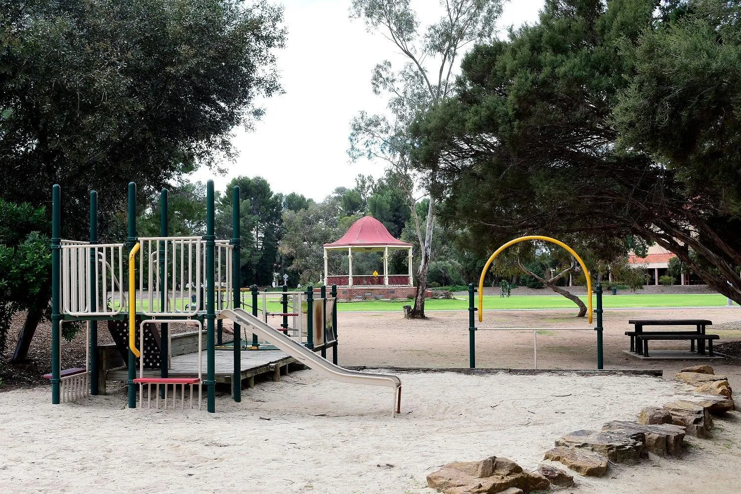 Children play ground in Travelway Motel