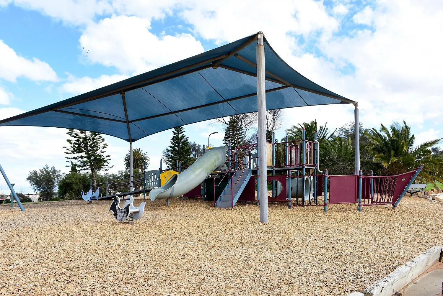 Children play ground in Travelway Motel