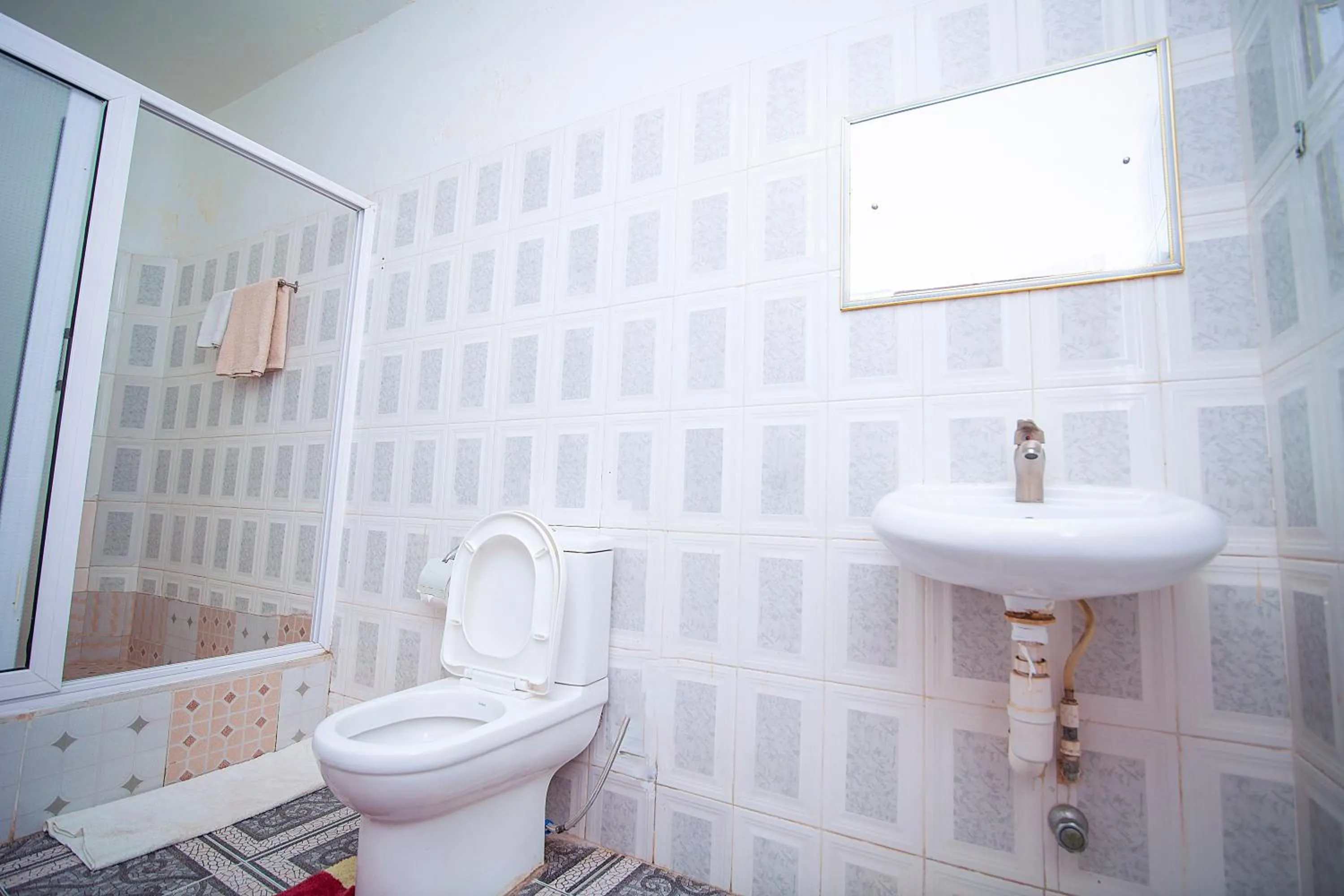 Bathroom in Hilton View Hotel
