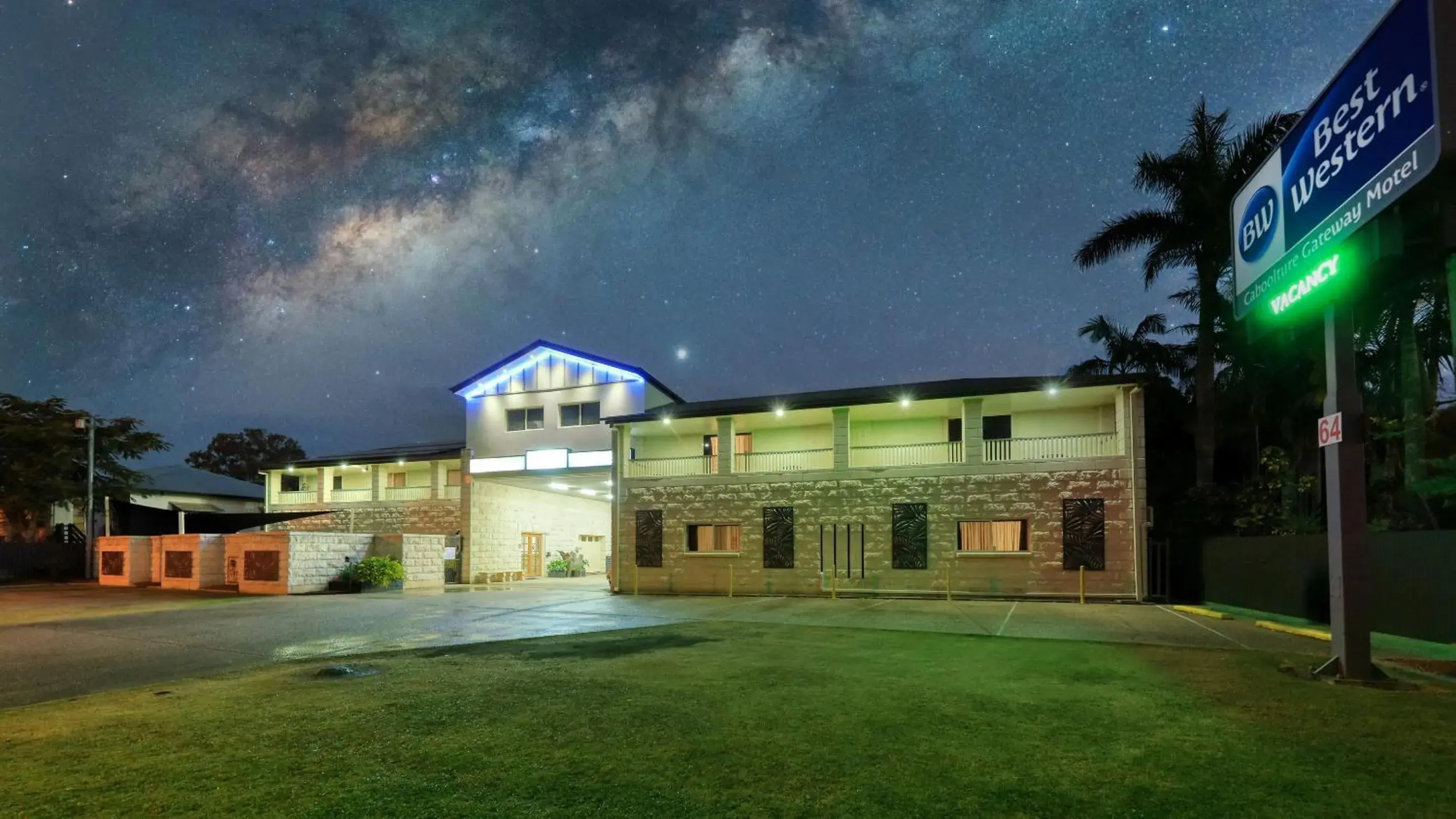 Property building in Best Western Caboolture Gateway Motel Property building in Best Western Caboolture Gateway Motel