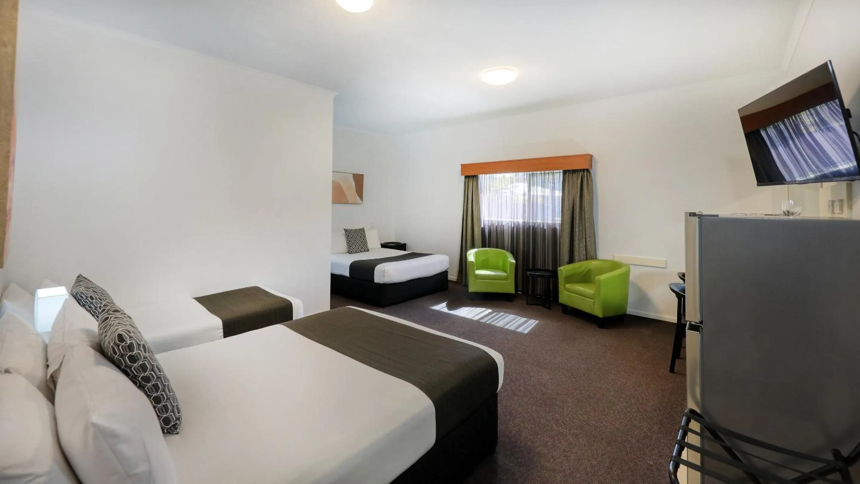 Bed in Best Western Caboolture Gateway Motel