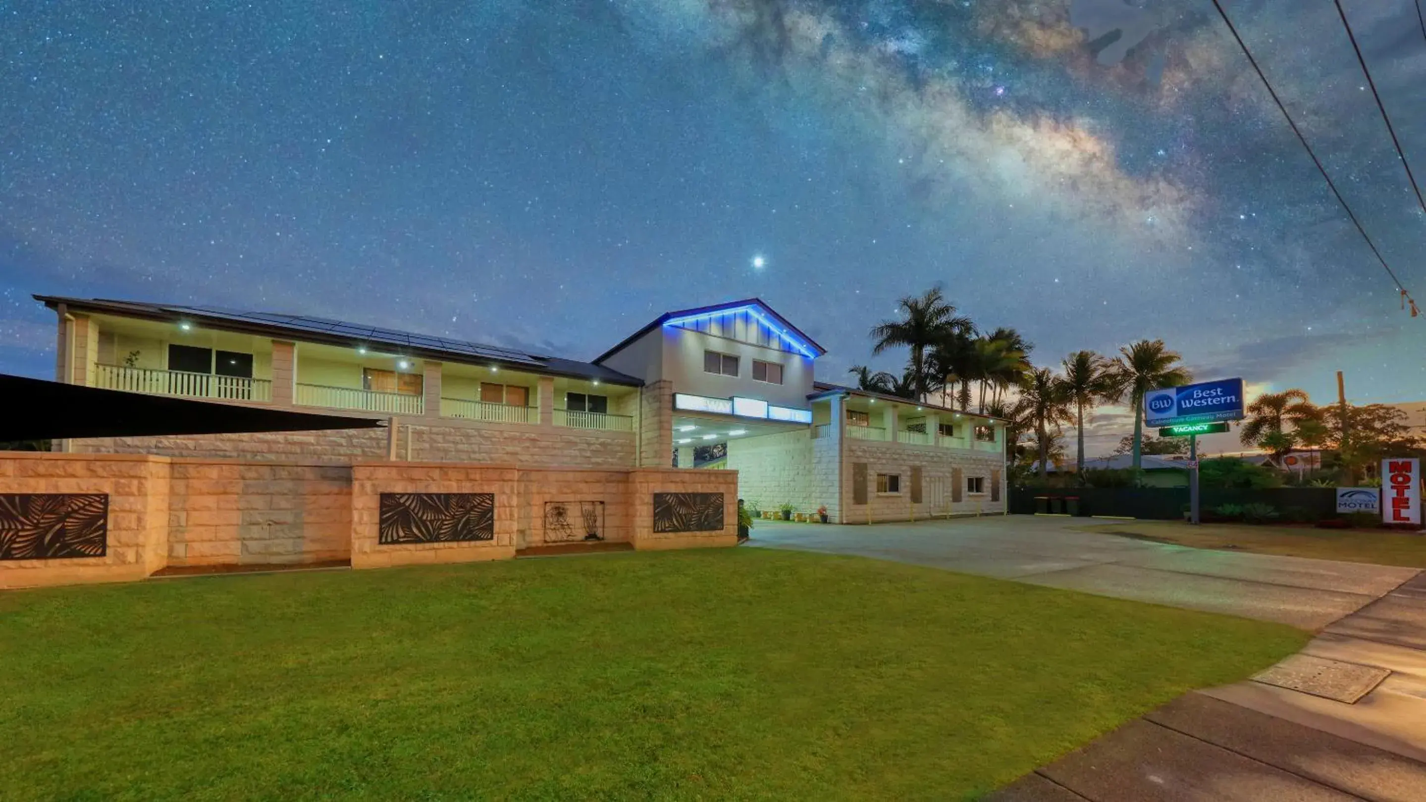 Property building in Best Western Caboolture Gateway Motel Property building in Best Western Caboolture Gateway Motel