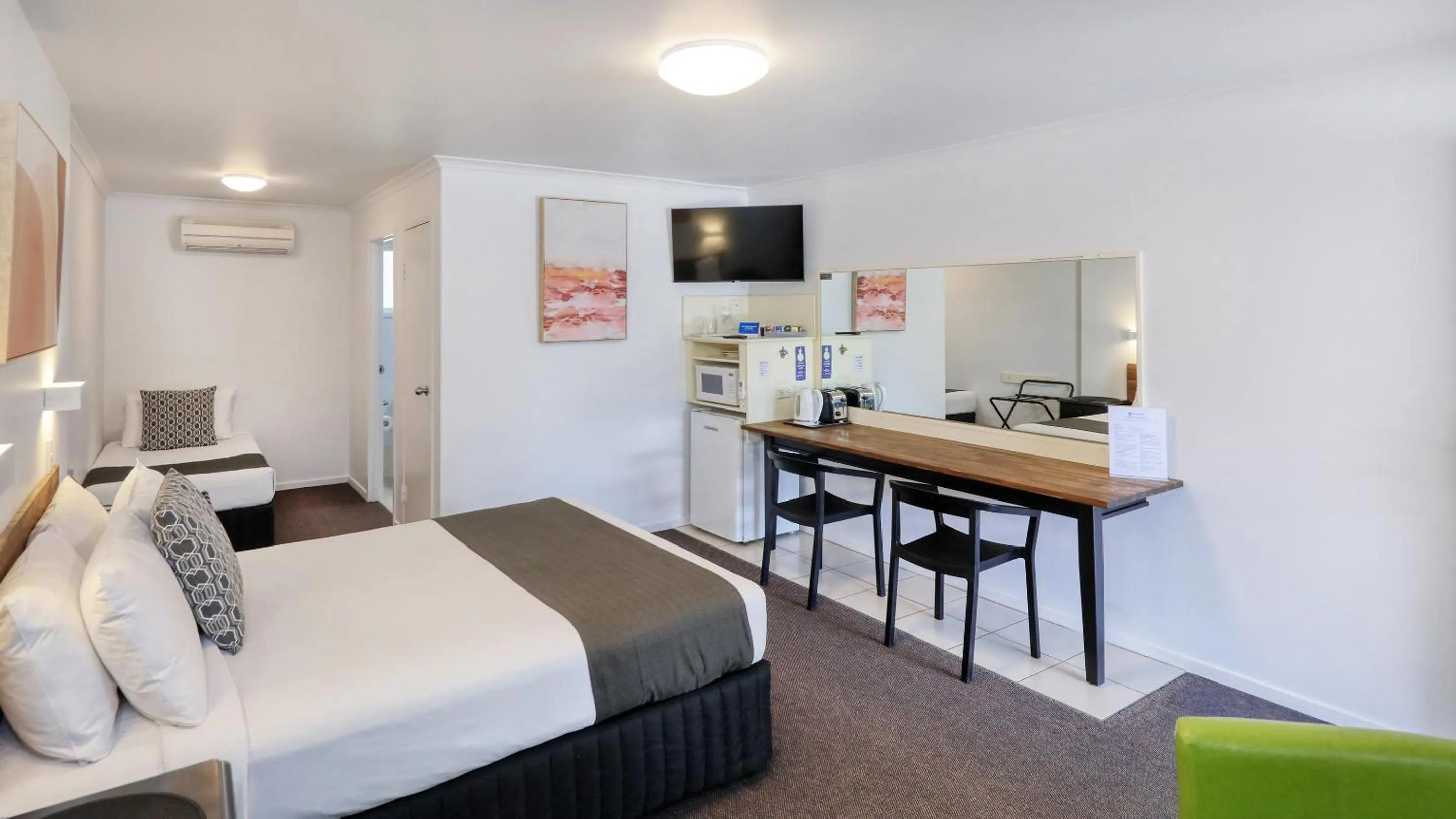 Bed in Best Western Caboolture Gateway Motel