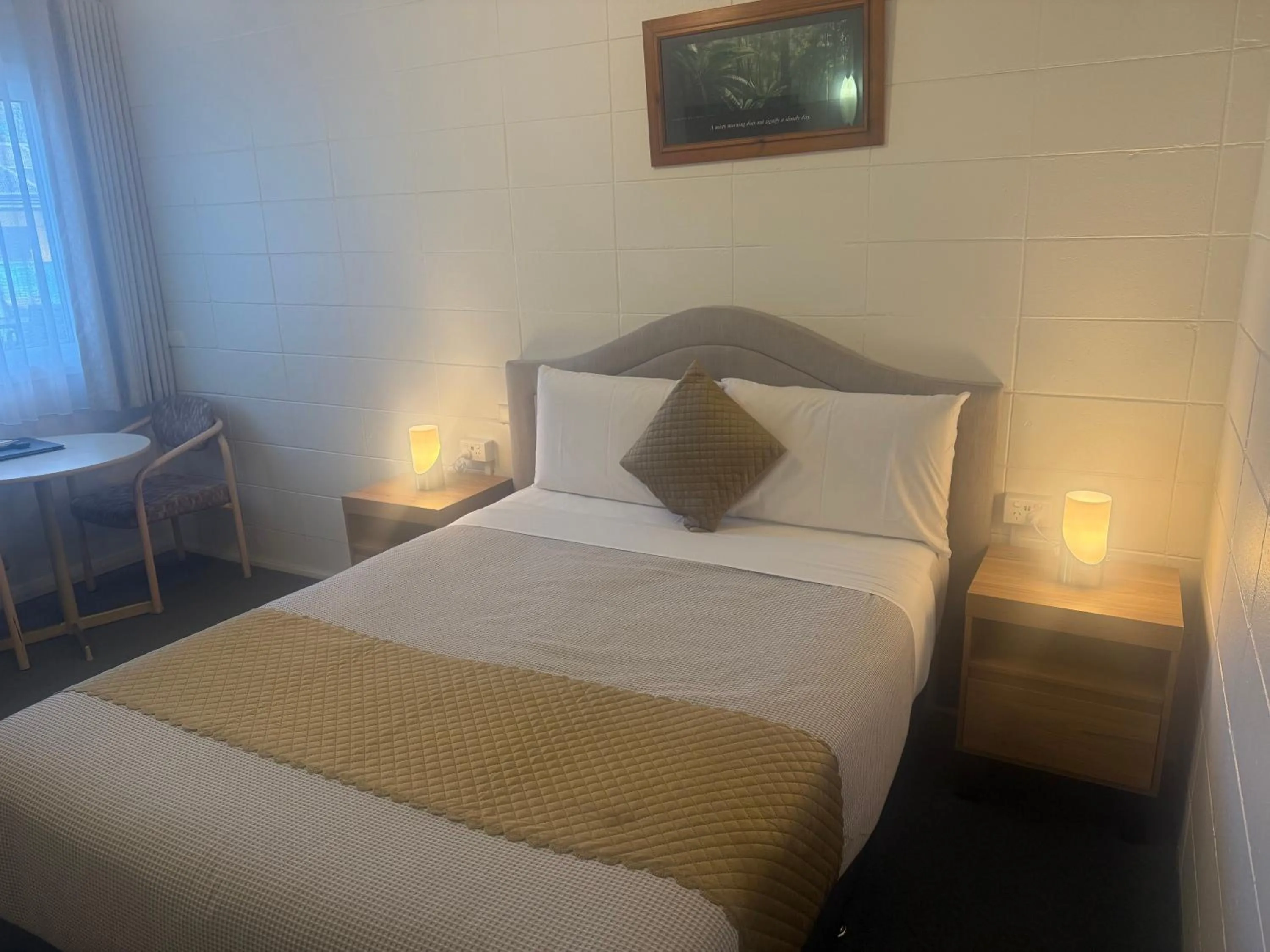 Photo of the whole room, Bed in Cootamundra Gardens Motel