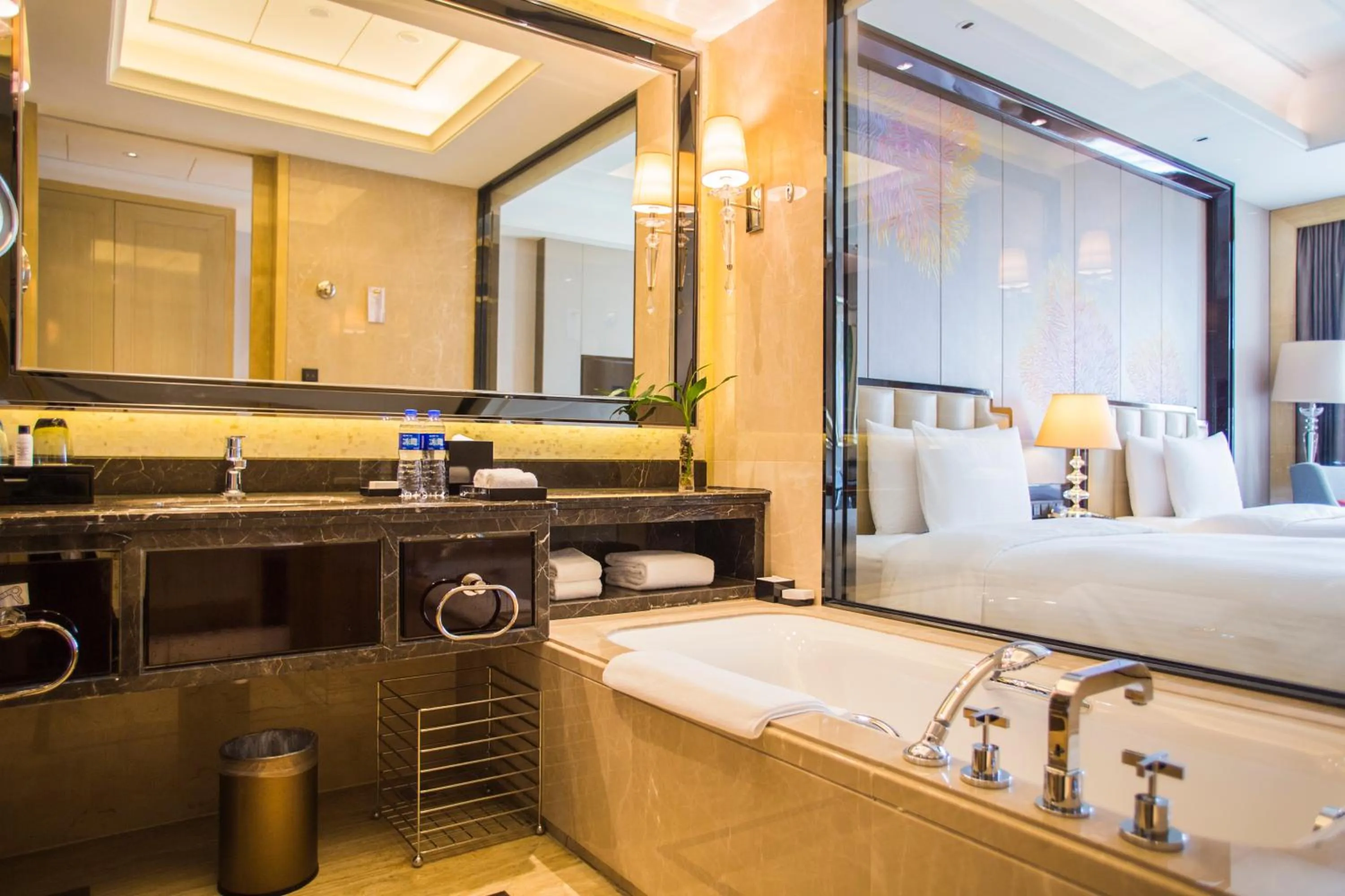 Bathroom, Bed in Wanda Vista Quanzhou