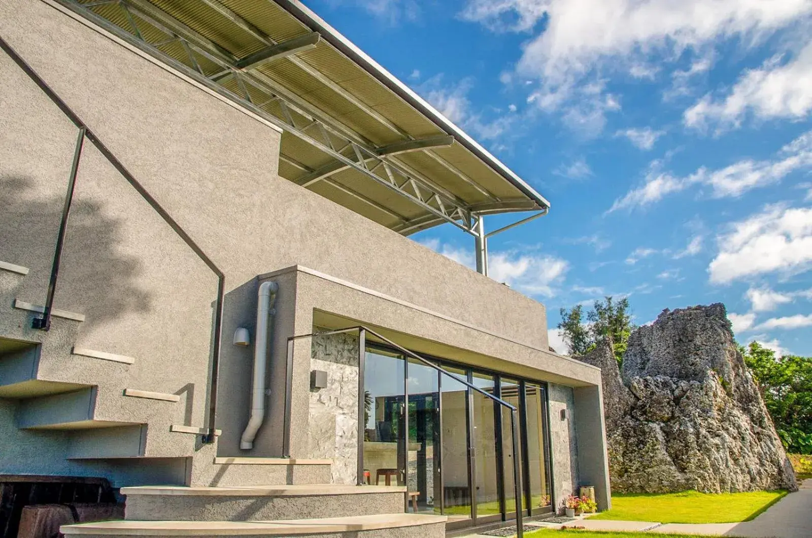 Property building in Hanalee Villa Kouri Property building in Hanalee Villa Kouri