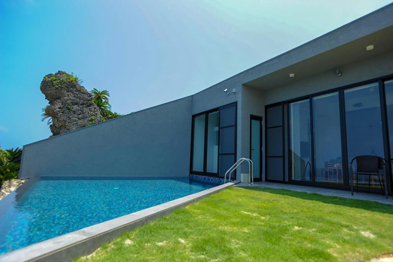 Garden in Hanalee Villa Kouri