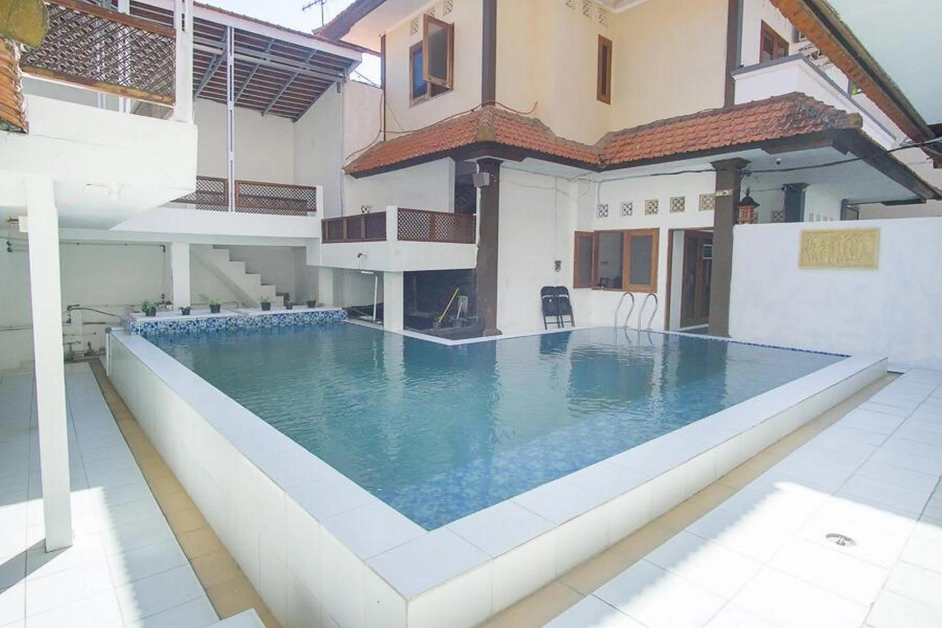 Swimming pool in RedDoorz @ Jalan Gatot Subroto Denpasar