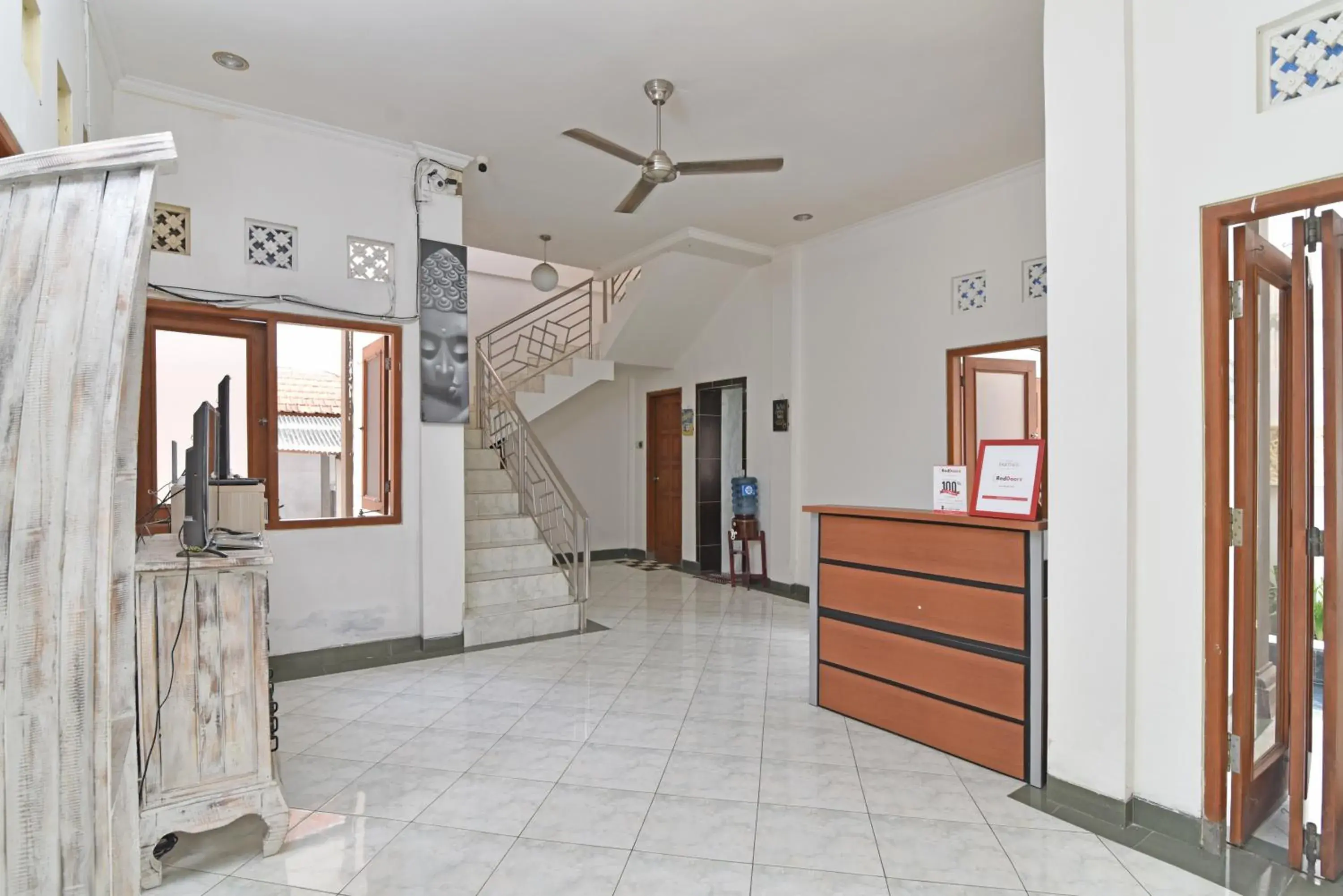 Lobby or reception in RedDoorz @ Jalan Gatot Subroto Denpasar Lobby or reception in RedDoorz @ Jalan Gatot Subroto Denpasar