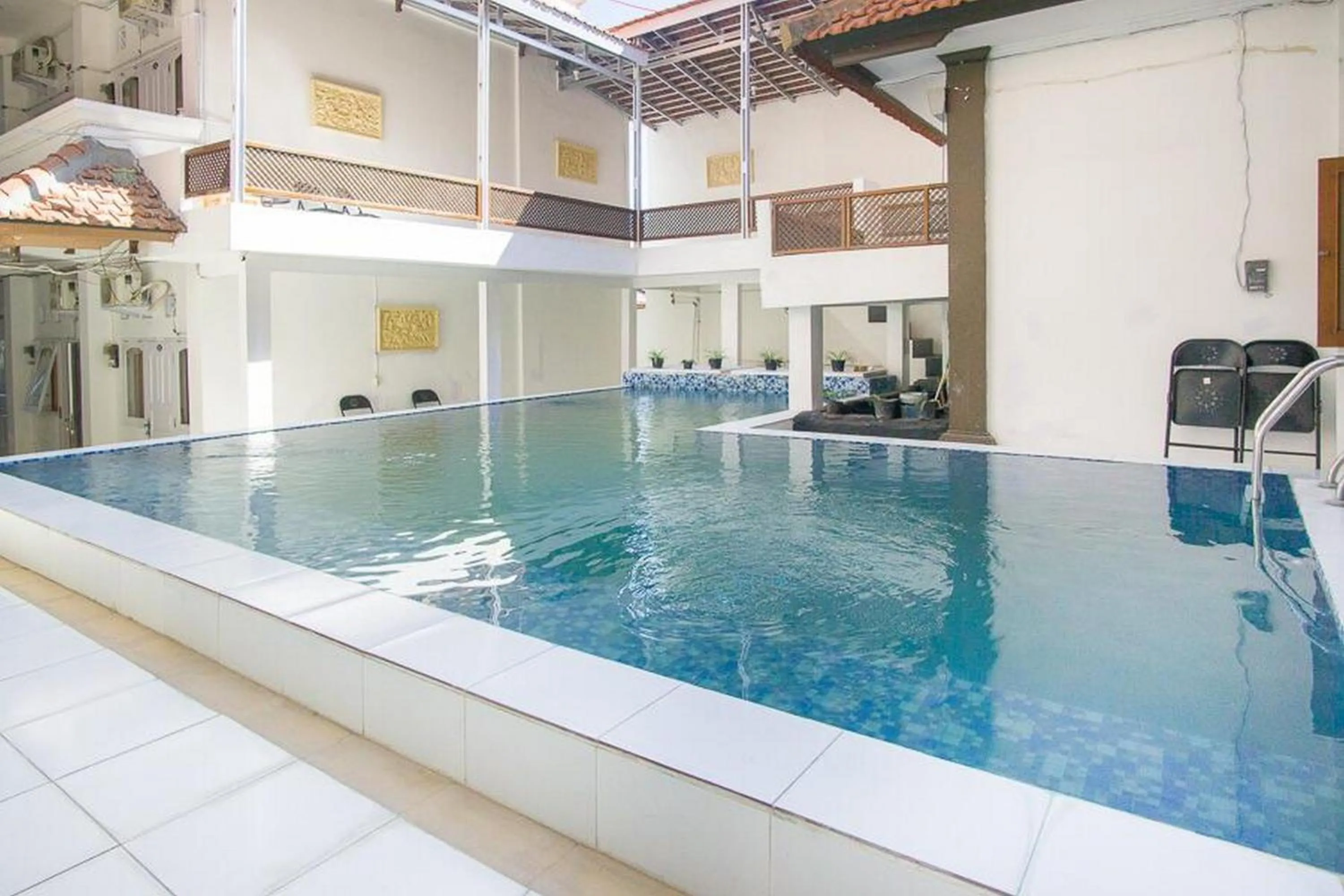 Swimming pool in RedDoorz @ Jalan Gatot Subroto Denpasar