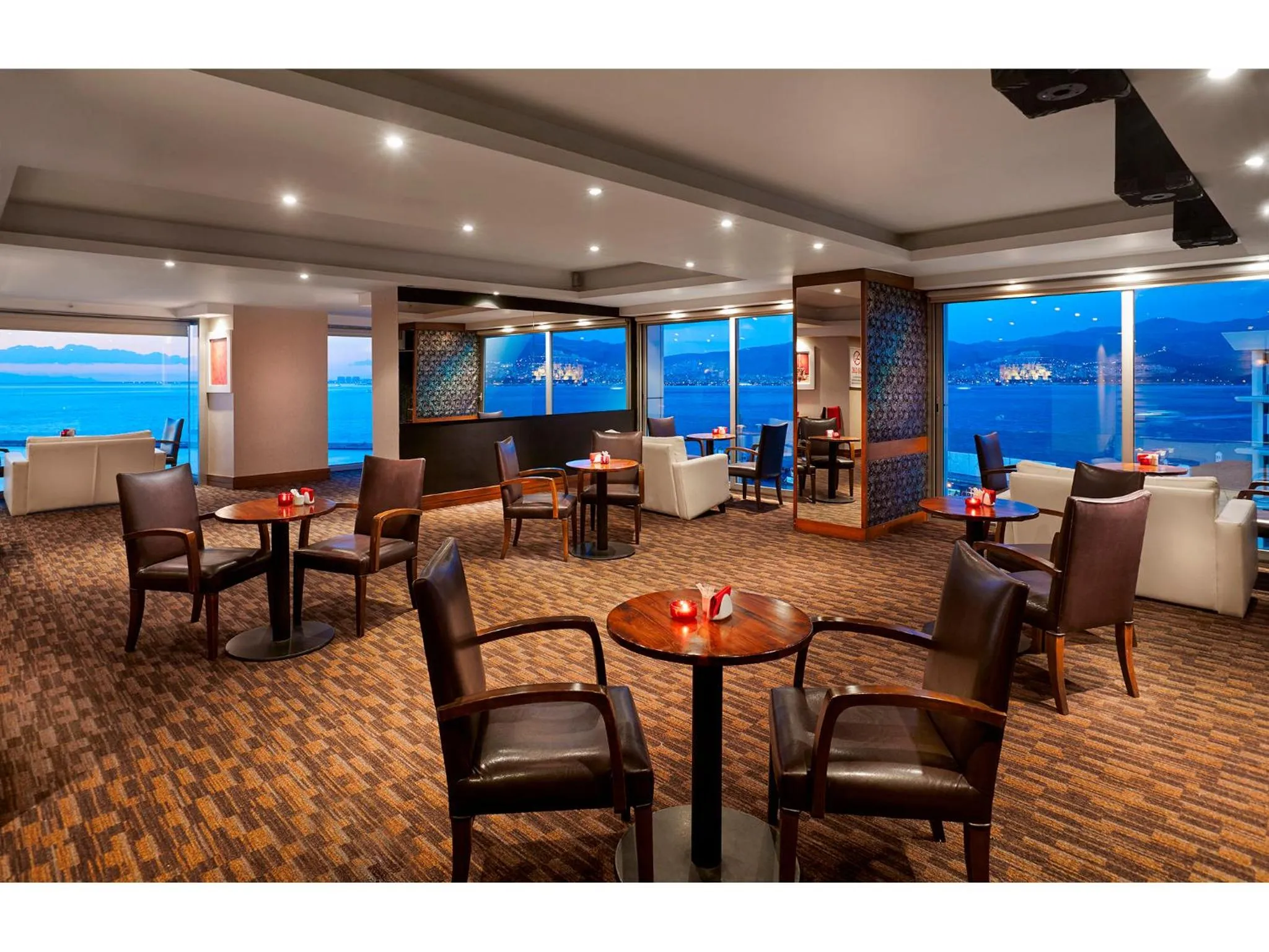 Lounge or bar in Kordon Hotel Pasaport