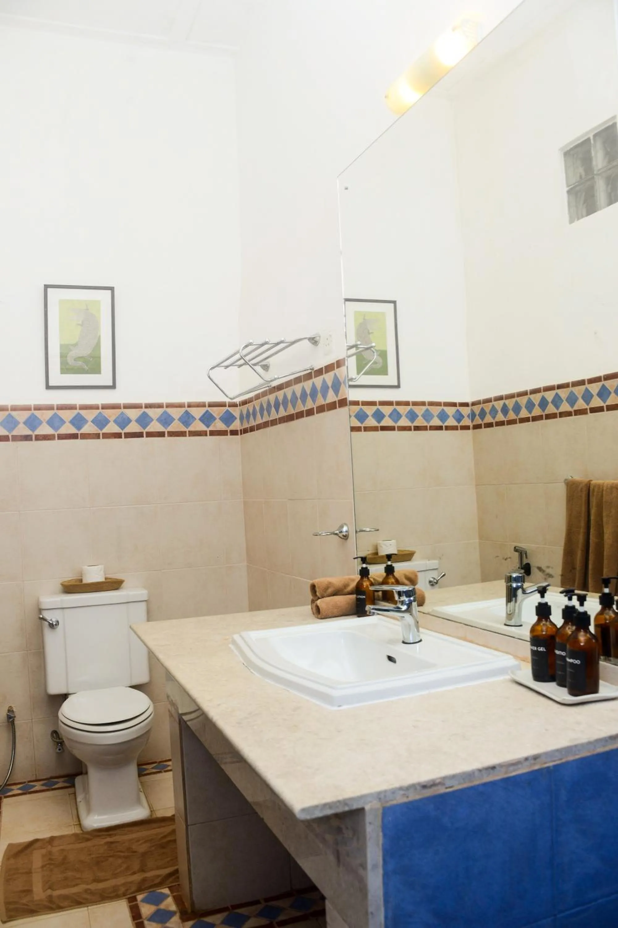 Bathroom in Ashburnham Estate-98 Acre Tea Estate with Private Waterfalls