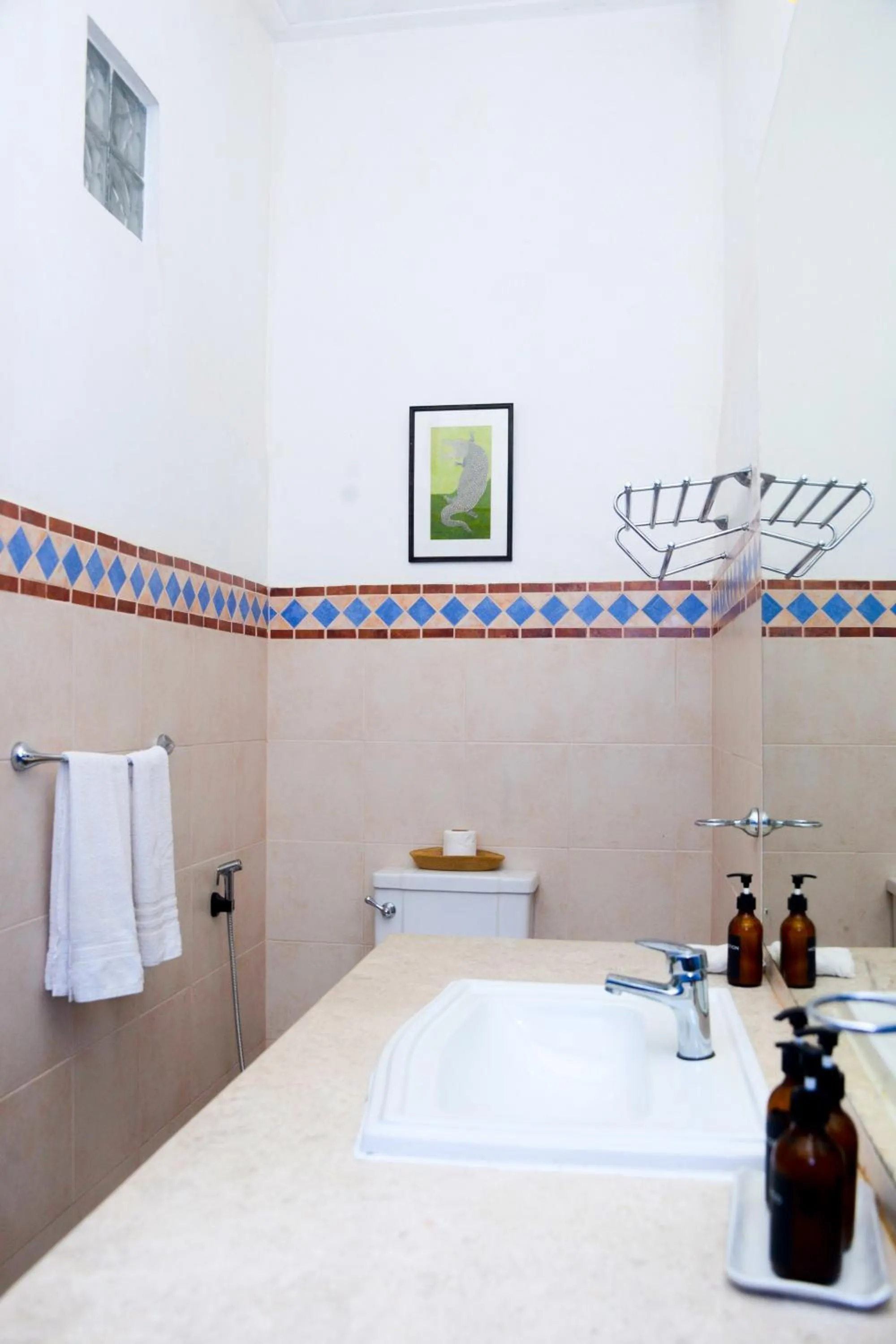 Bathroom in Ashburnham Estate-98 Acre Tea Estate with Private Waterfalls