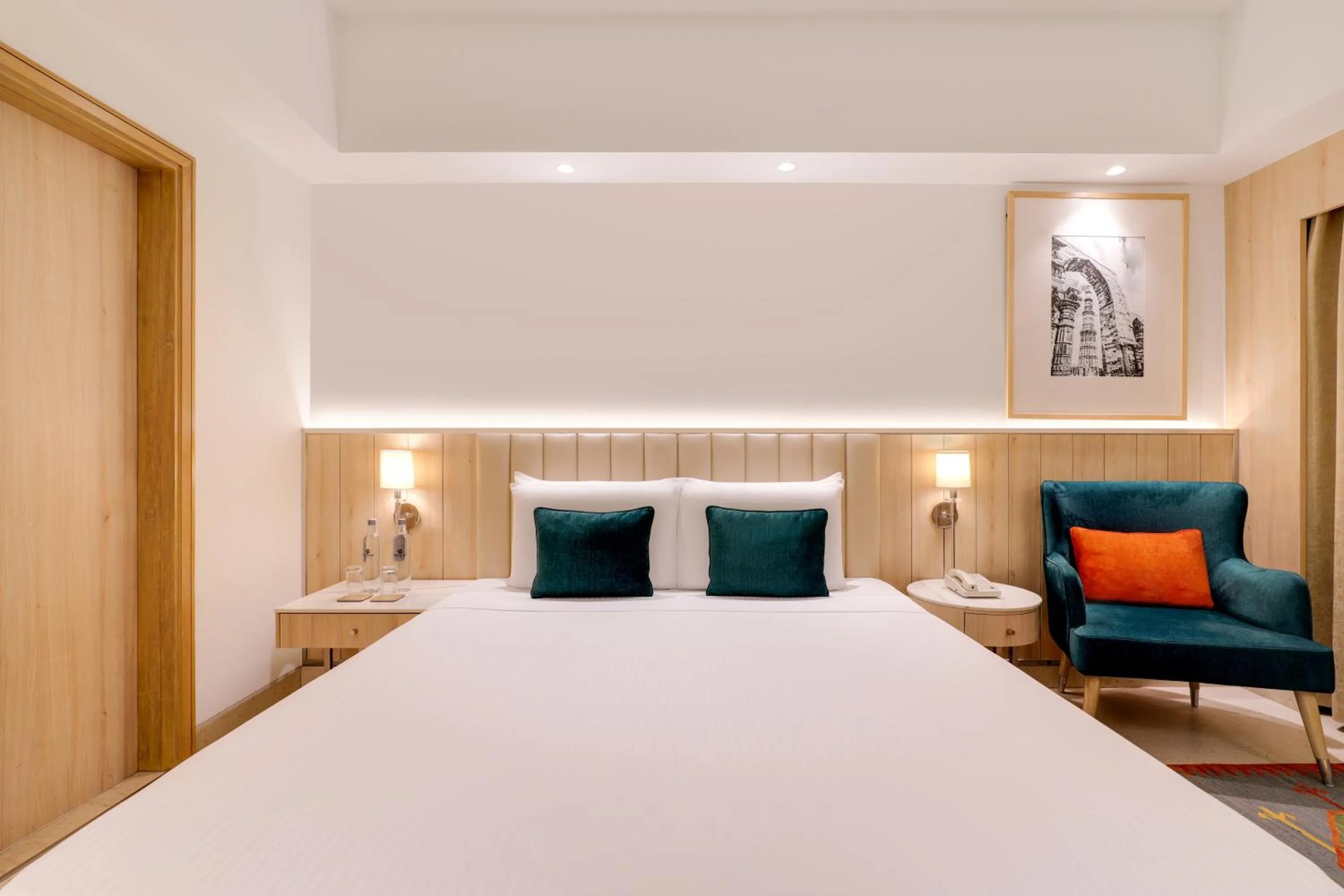 Bedroom, Bed in Lemon Tree Premier, Delhi Airport