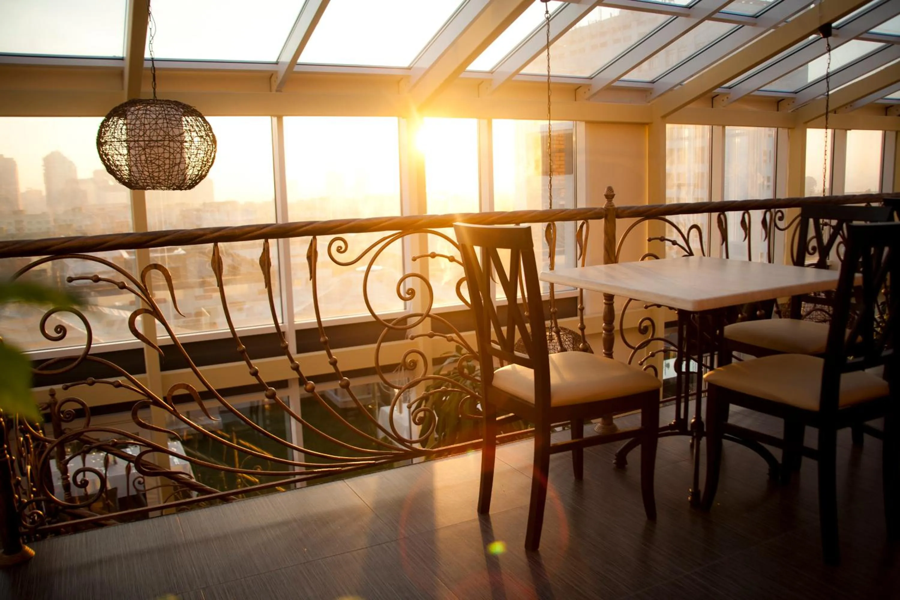 Restaurant/places to eat in Hotel Asteri