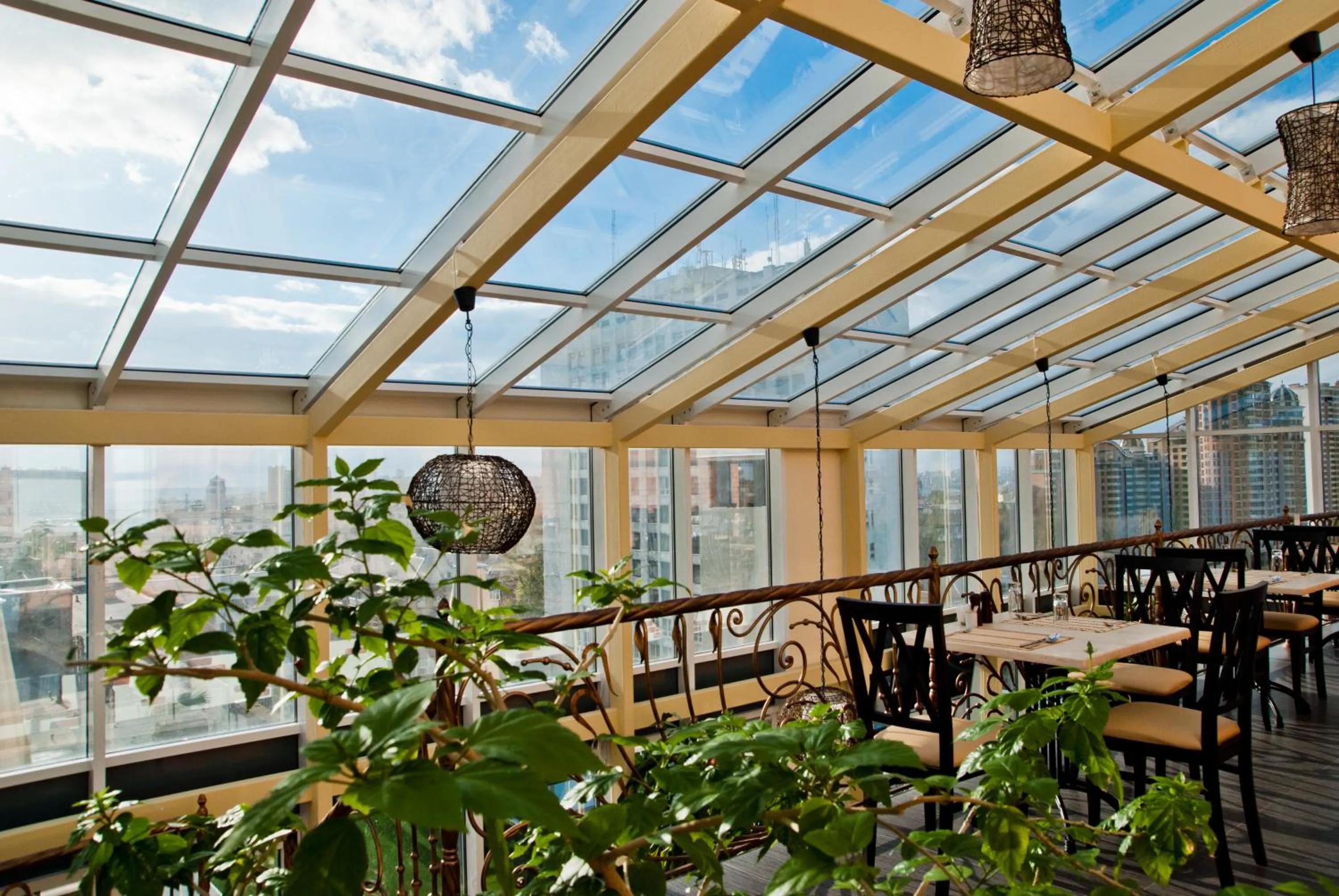 Restaurant/places to eat in Hotel Asteri