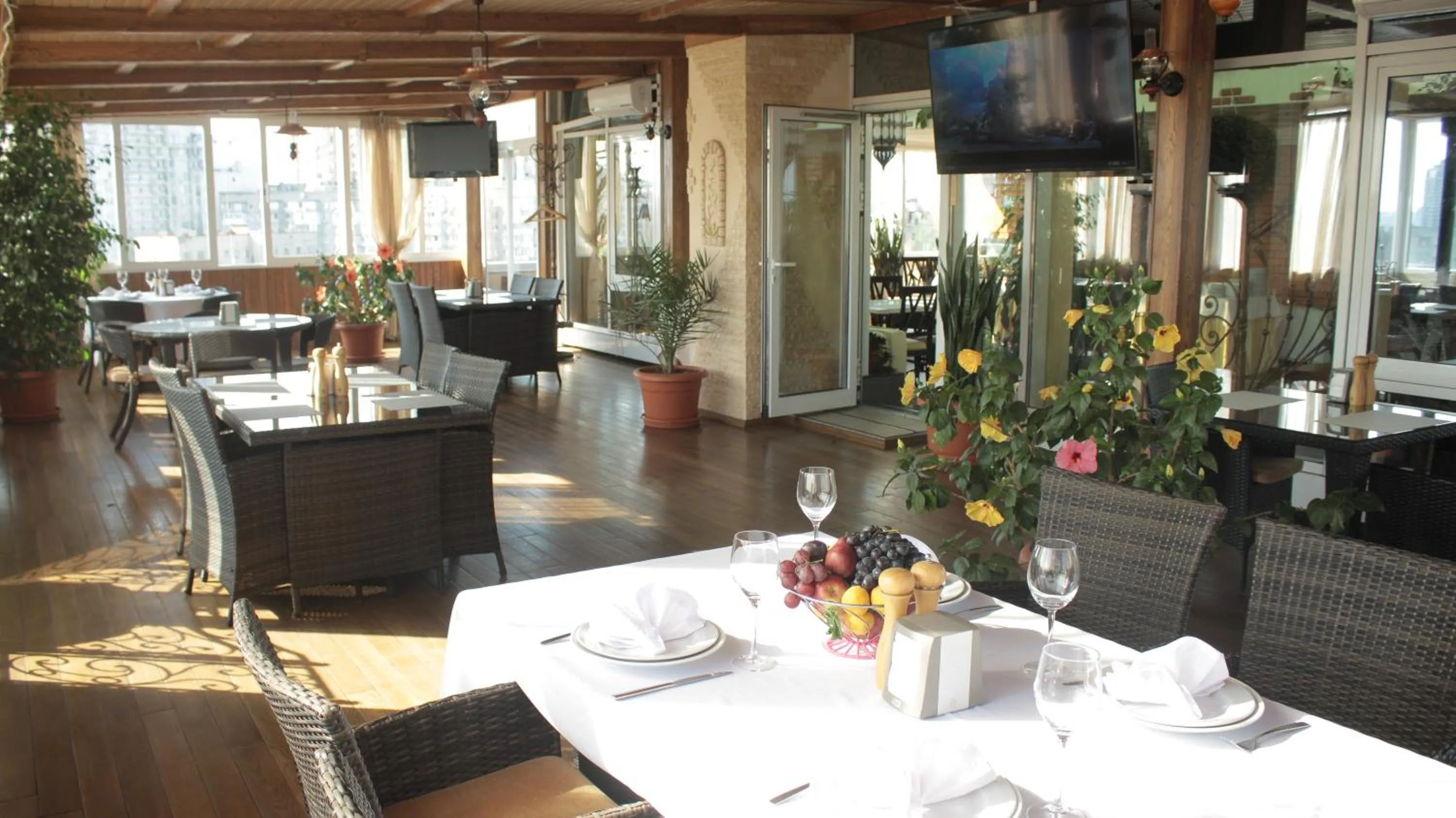 Restaurant/places to eat in Hotel Asteri