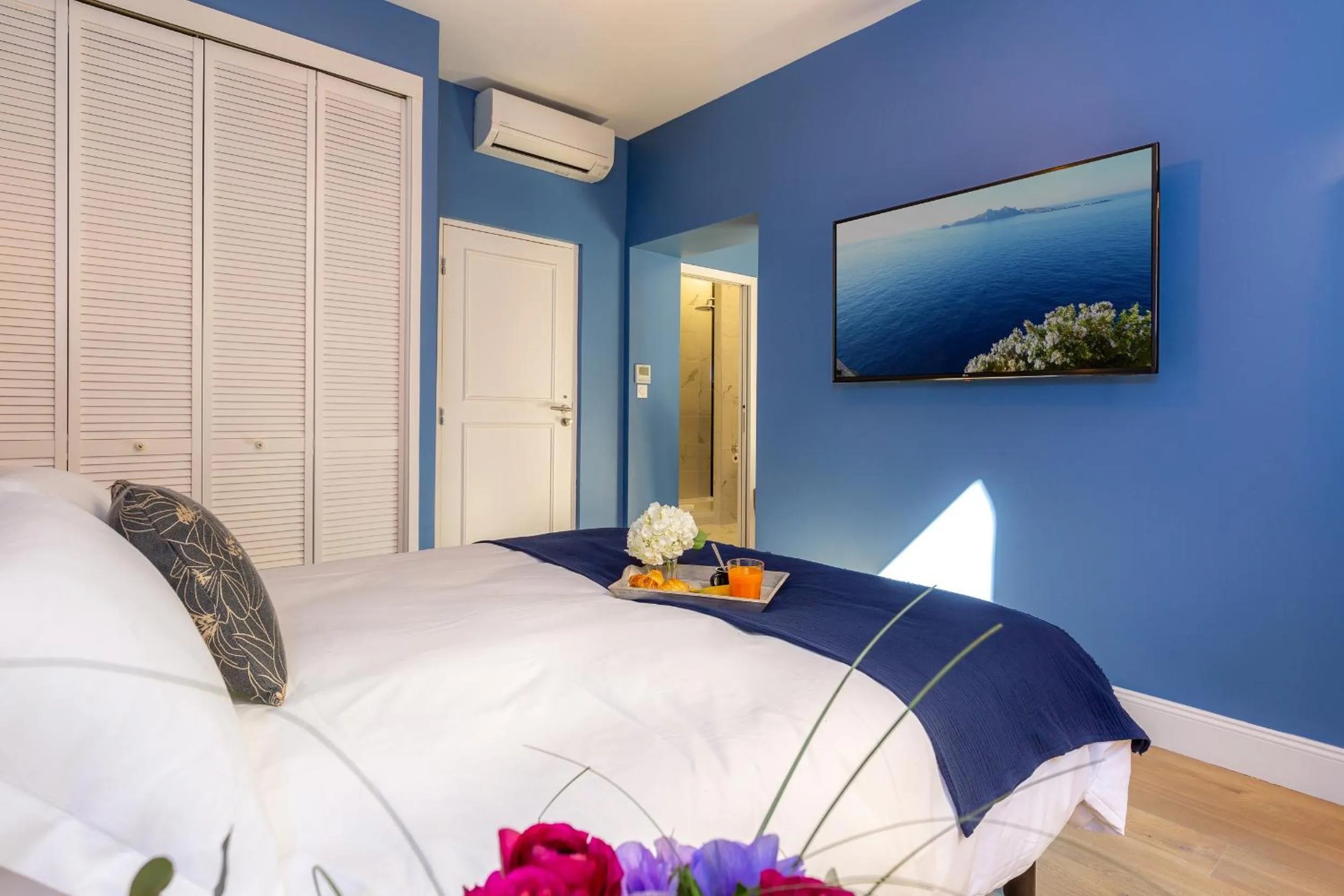 Bedroom, Bed in Les appartements chics du Vieux-Port