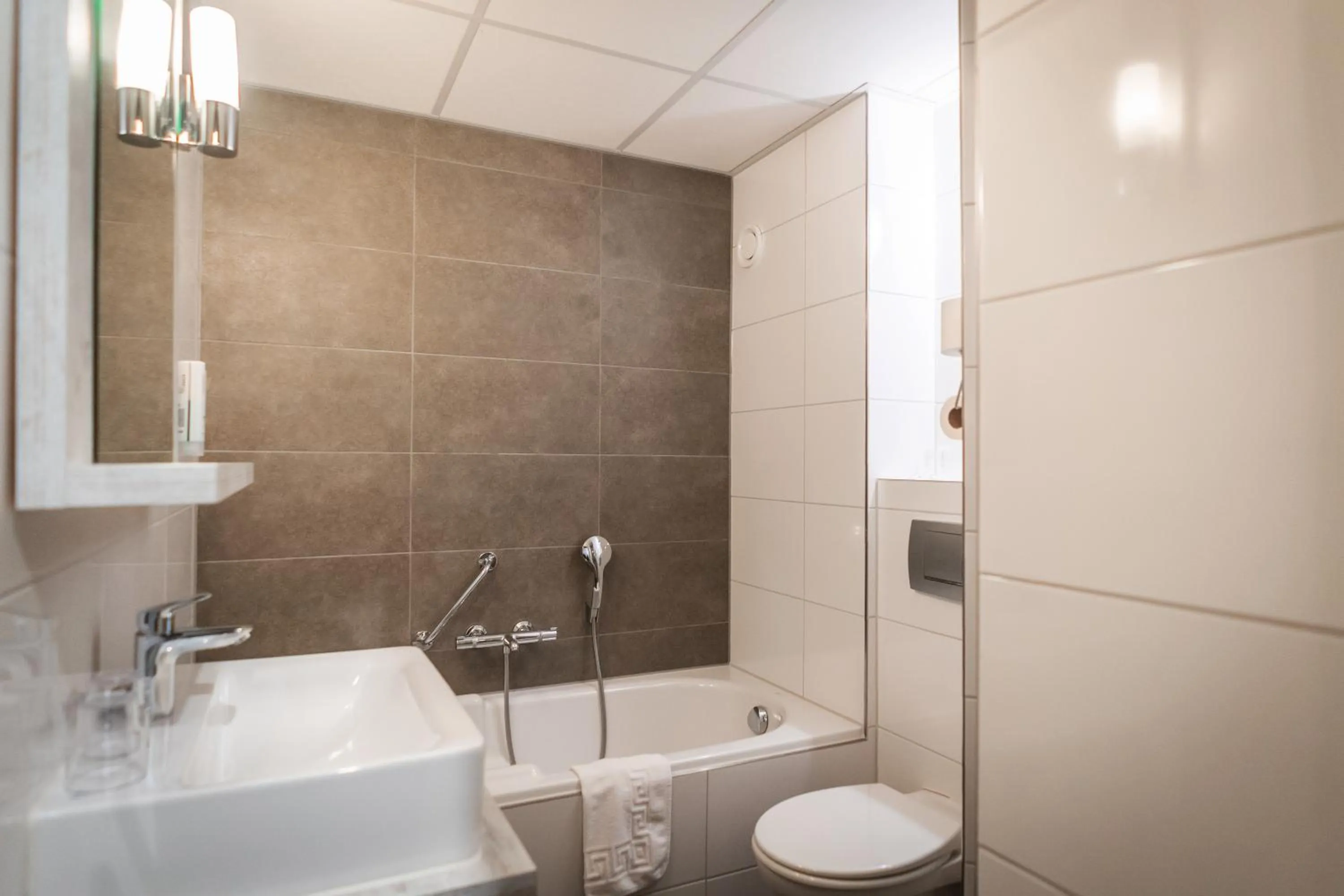 Bathroom in Hotel Boschrand