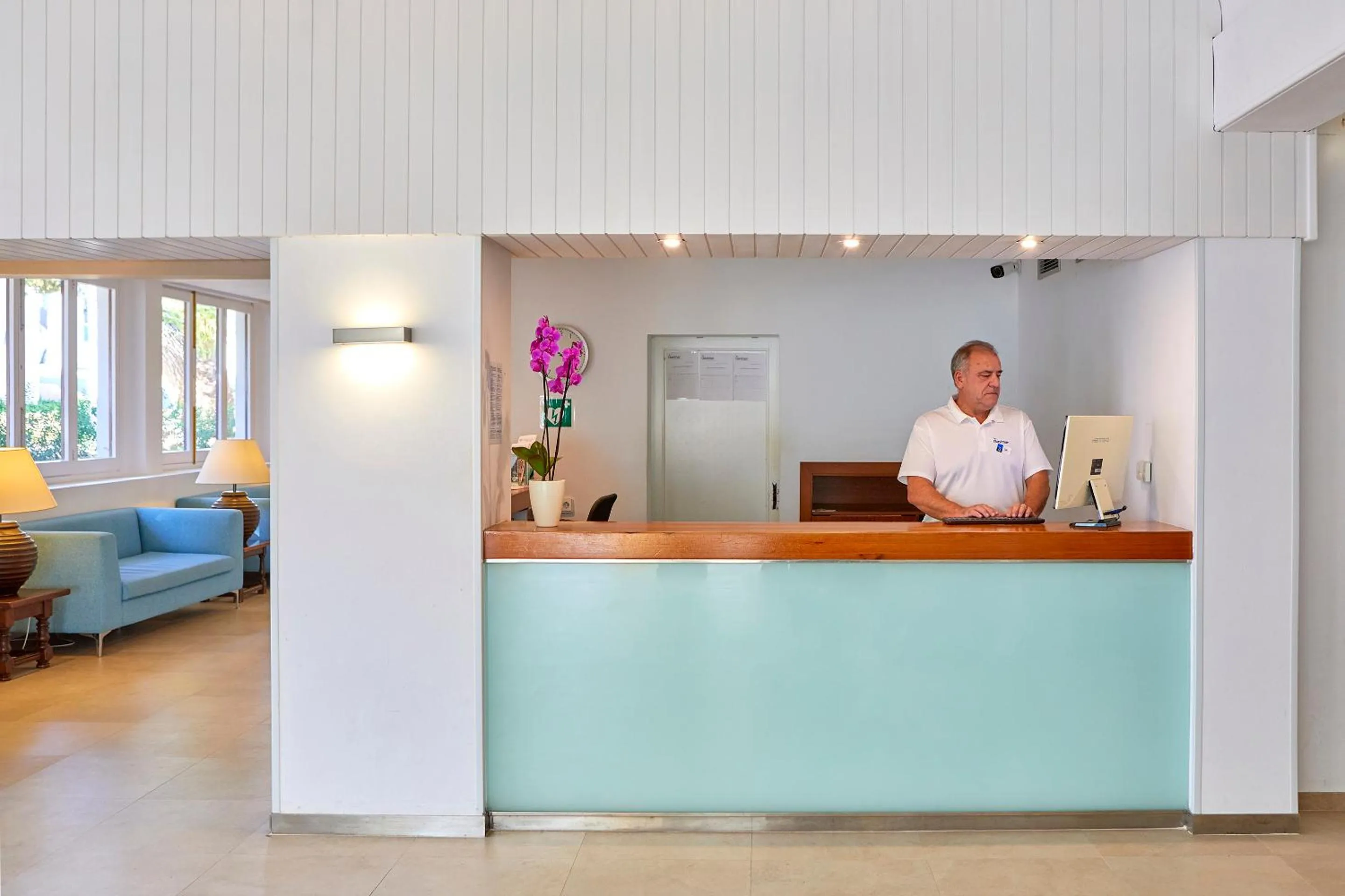 Lobby or reception in Gavimar Cala Gran Hotel and Apartments