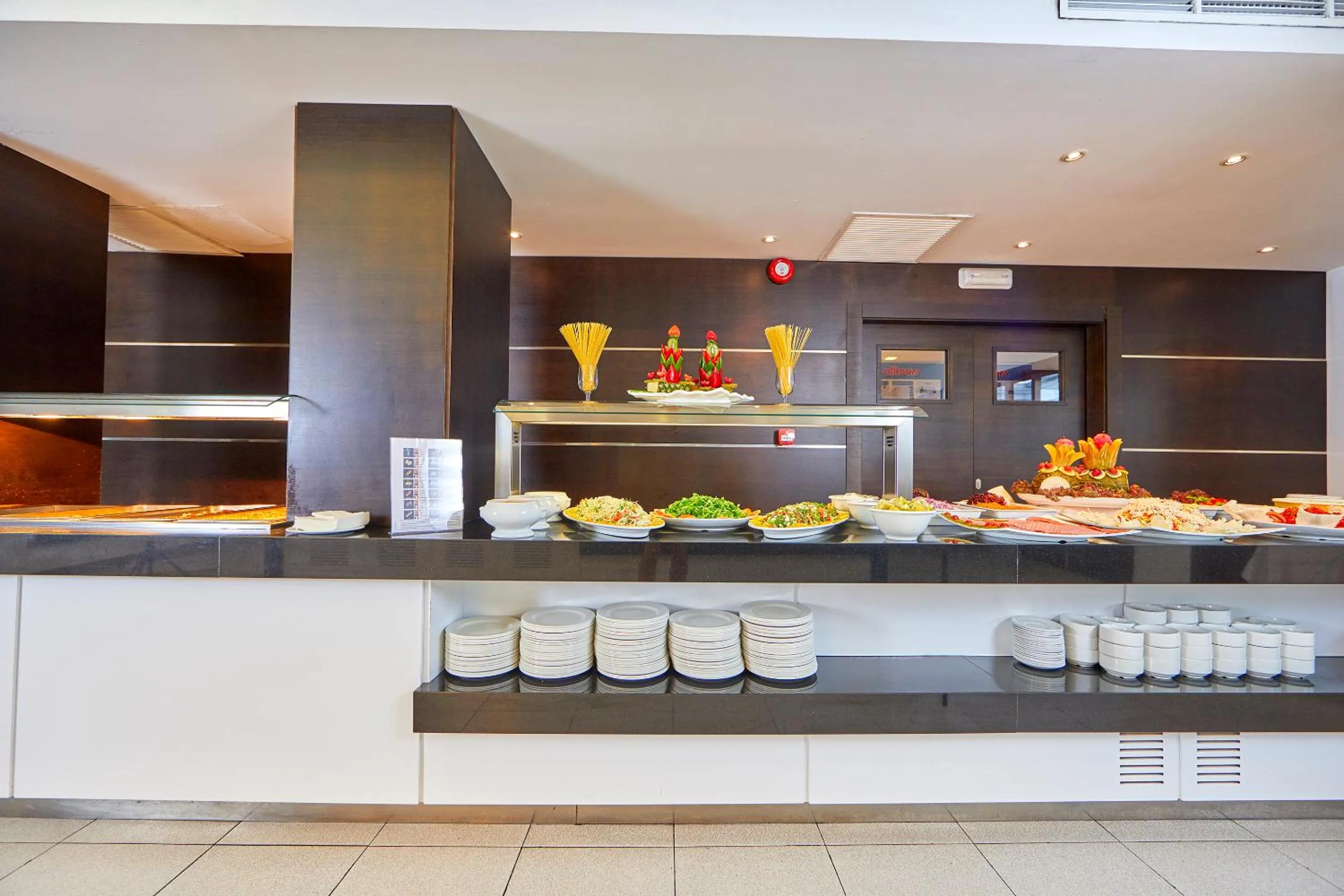 Restaurant/places to eat in Gavimar Ariel Chico Hotel and Apartments