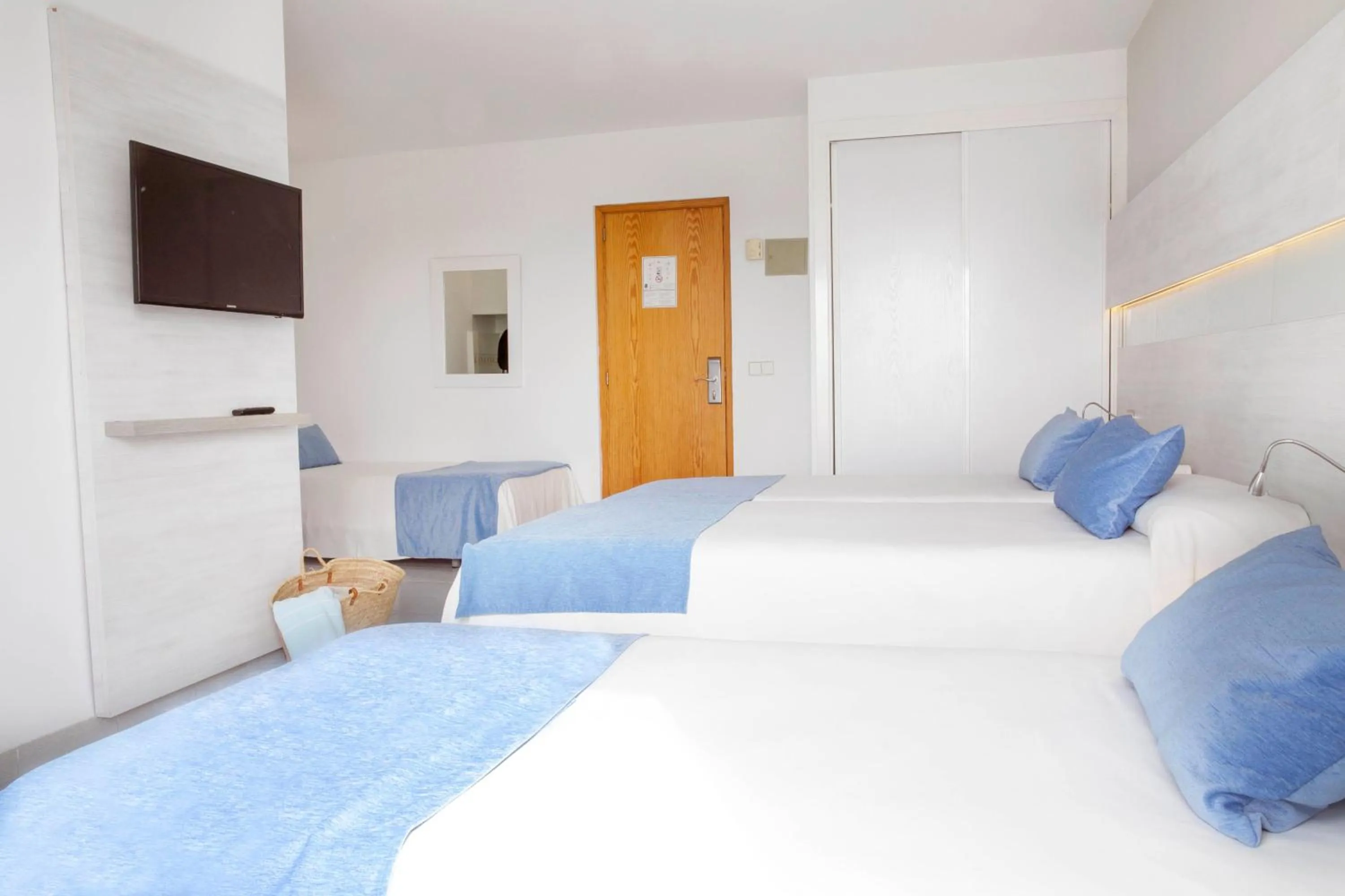 Bedroom, Bed in Gavimar Ariel Chico Hotel and Apartments