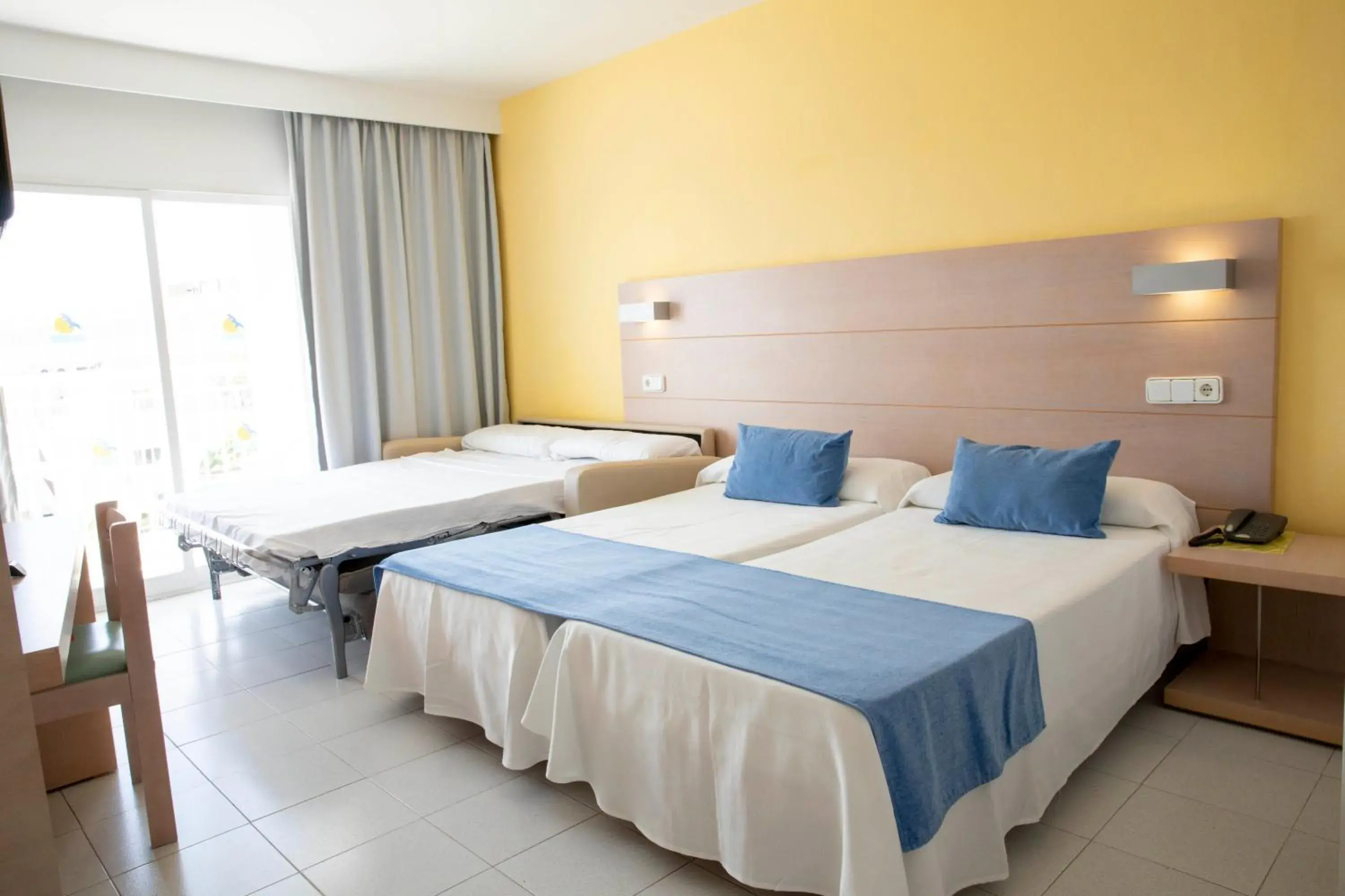 Bed in Gavimar Ariel Chico Hotel and Apartments Bed in Gavimar Ariel Chico Hotel and Apartments